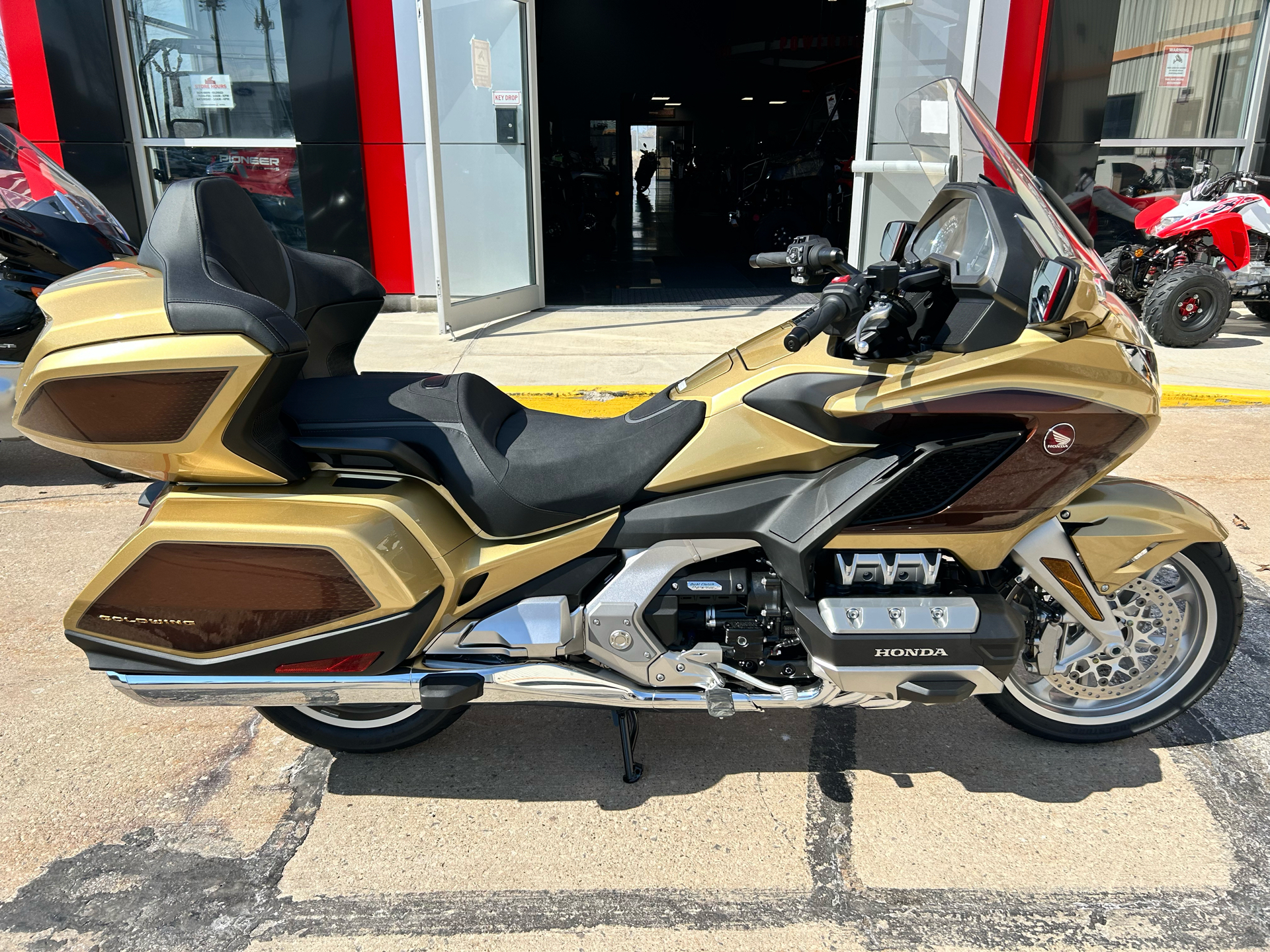 2025 Honda Gold Wing Tour DCT 50th Anniversary in Mentor, Ohio - Photo 2