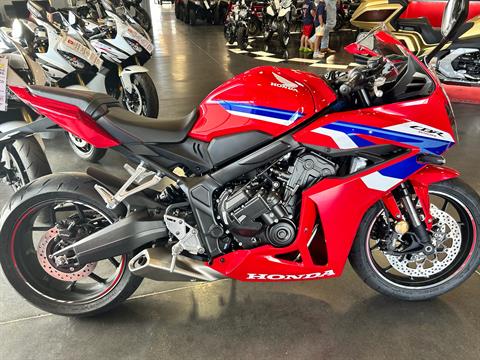New 2026 Honda CBR650R E-Clutch Grand Prix Red | Motorcycles in