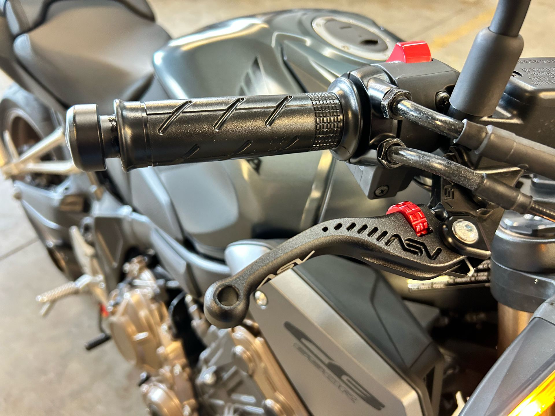 2023 Honda CB650R ABS in Mentor, Ohio - Photo 4