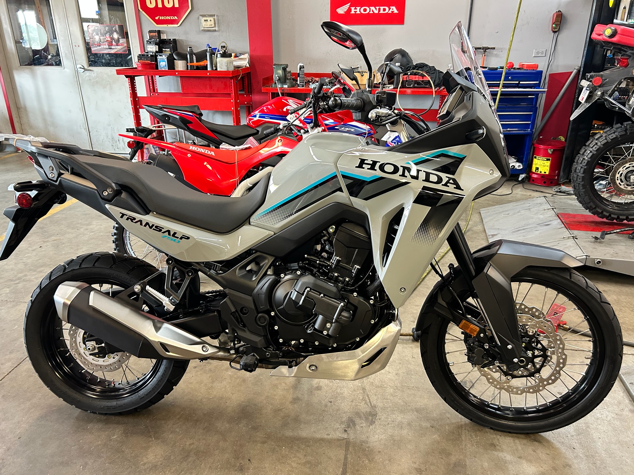 2026 Honda Transalp E-Clutch 1