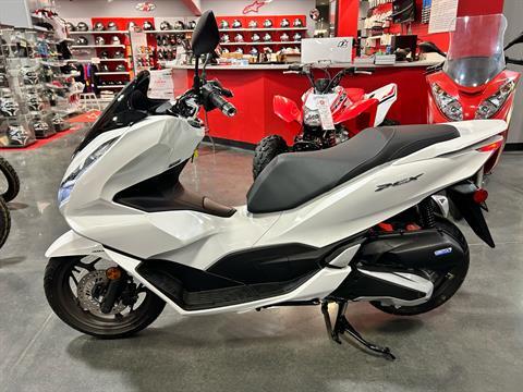 Used 2022 Honda PCX150 ABS Pearl White Scooters in Mentor OH N/A