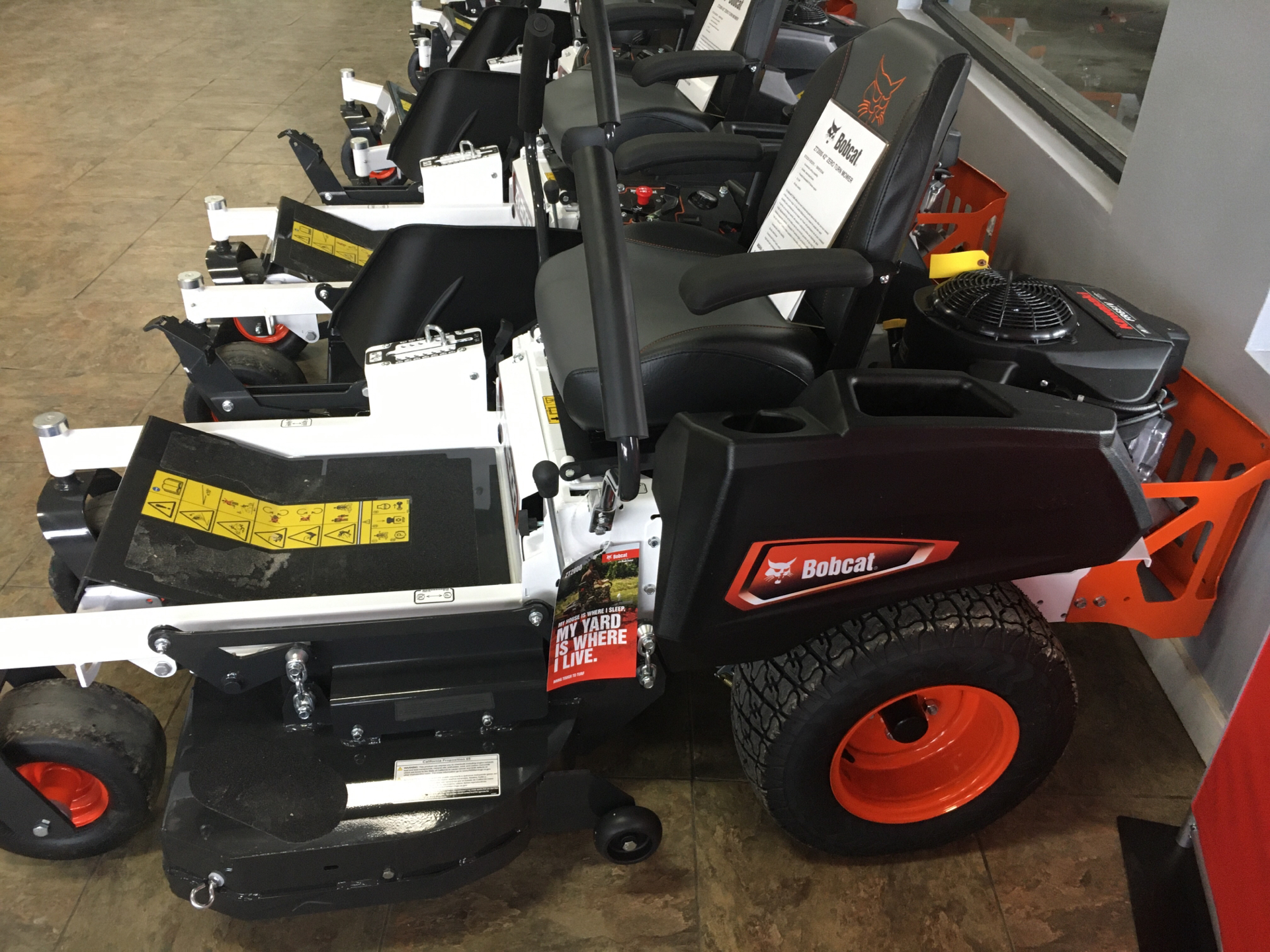 New 2024 Bobcat ZT2000 42 in. Kawasaki FR651V 21.5 hp Lawn Mowers