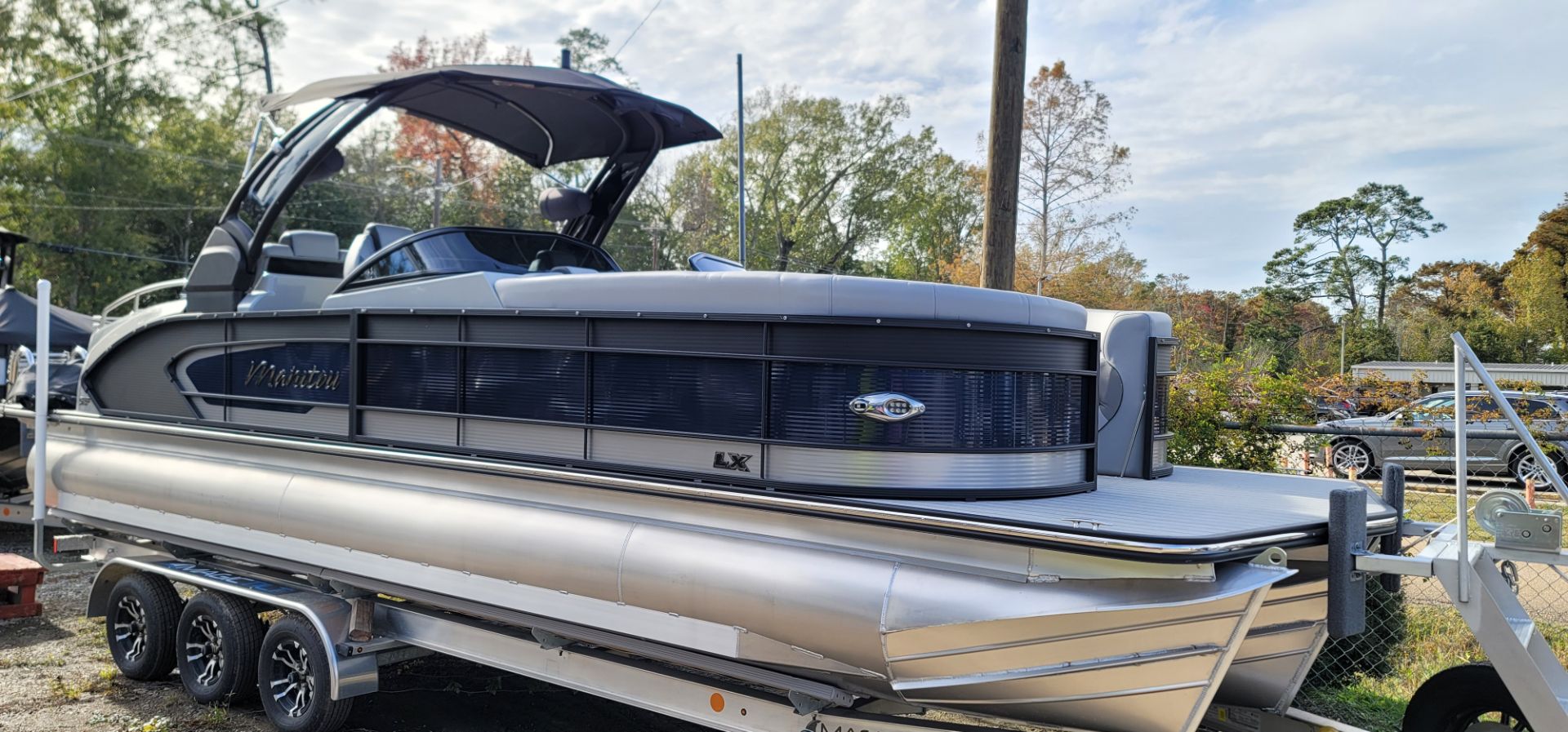 New 2023 Manitou LX 27 SRW Power Boats Outboard in Kenner, LA