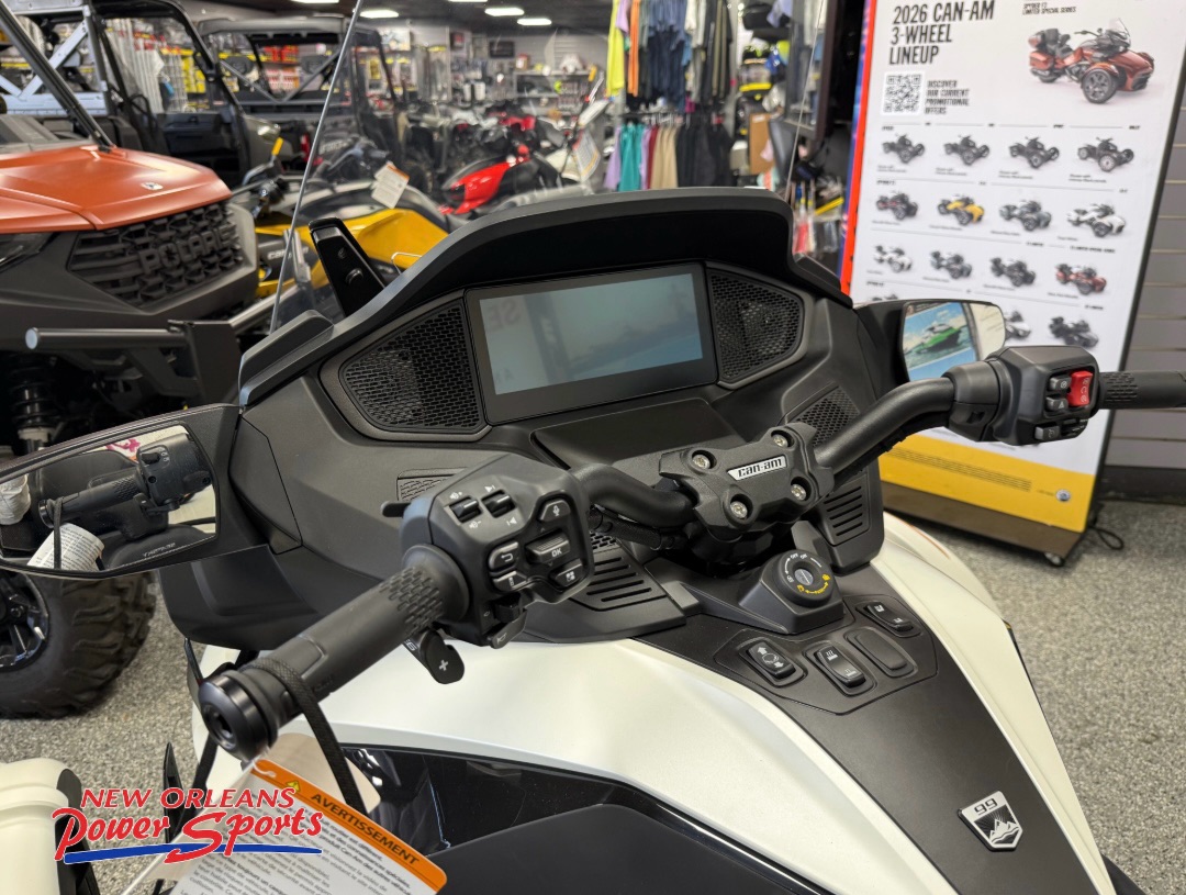 2026 Can-Am™ Spyder RT Sea-to-Sky 4