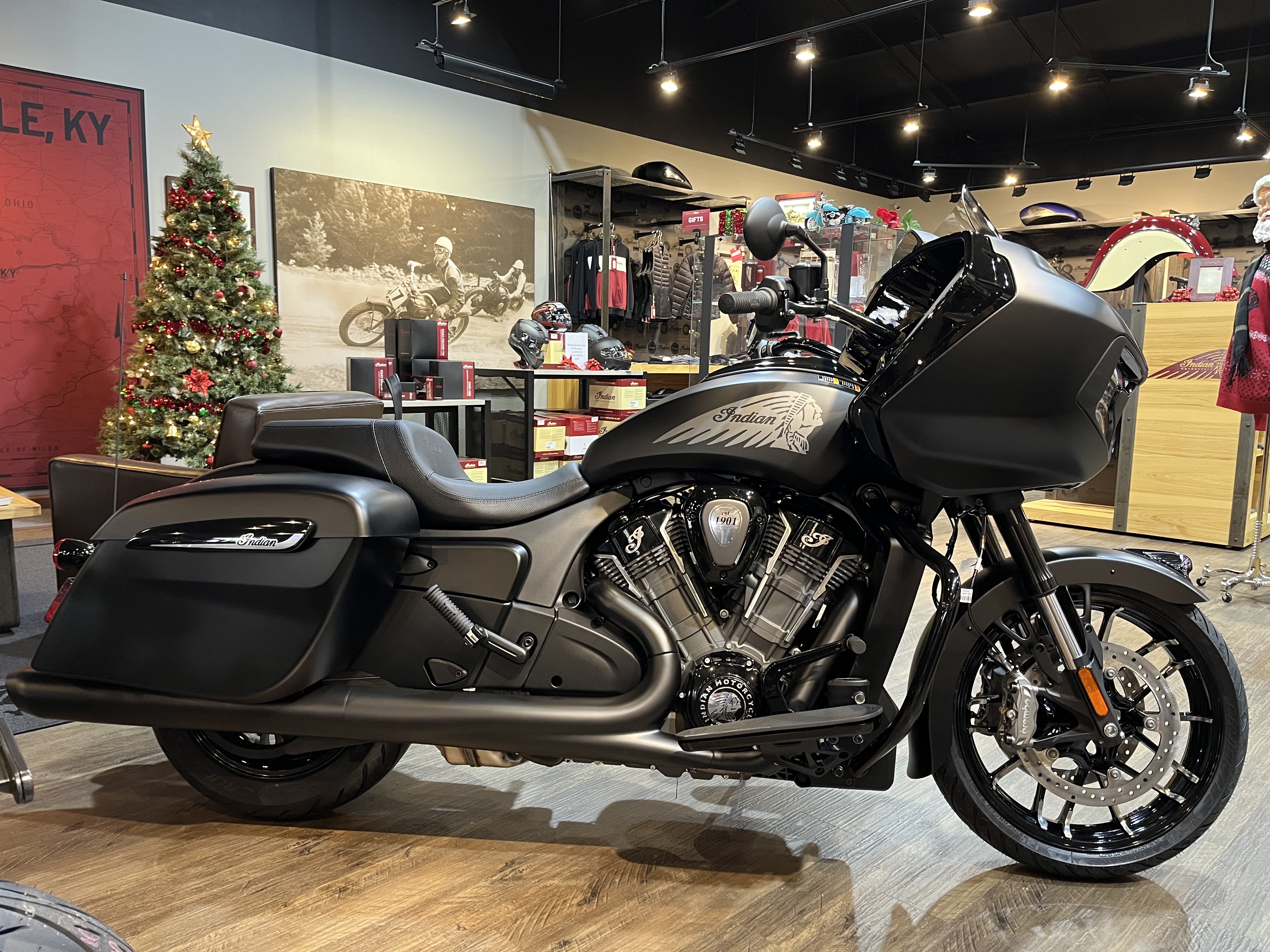 New 2026 Indian Motorcycle Challenger® Dark Horse®, Hopkinsville