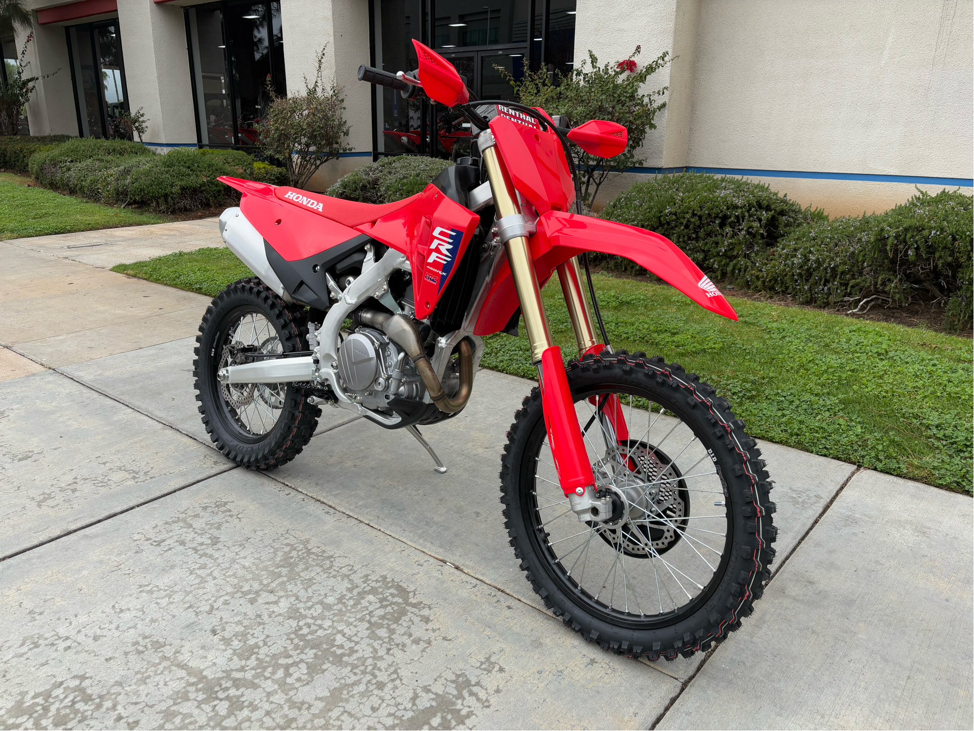 Honda CRF 450R 2025 crédit et expédition possible - Motos