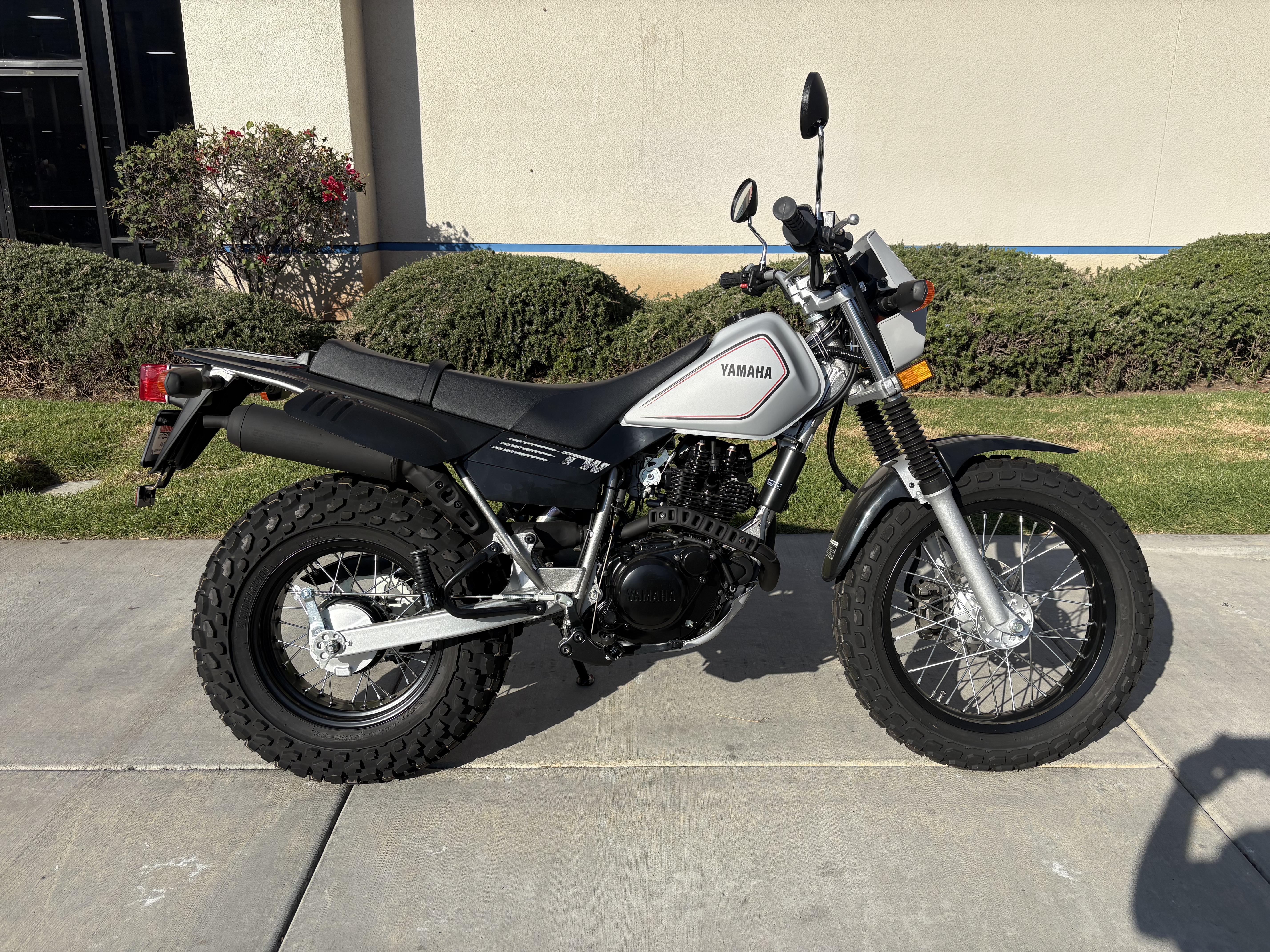 YAMAHA ヤマハ　2JL tw200 ヤマハ TW200 1987年式 2JLの諸元・スペック情報 | ウェビック