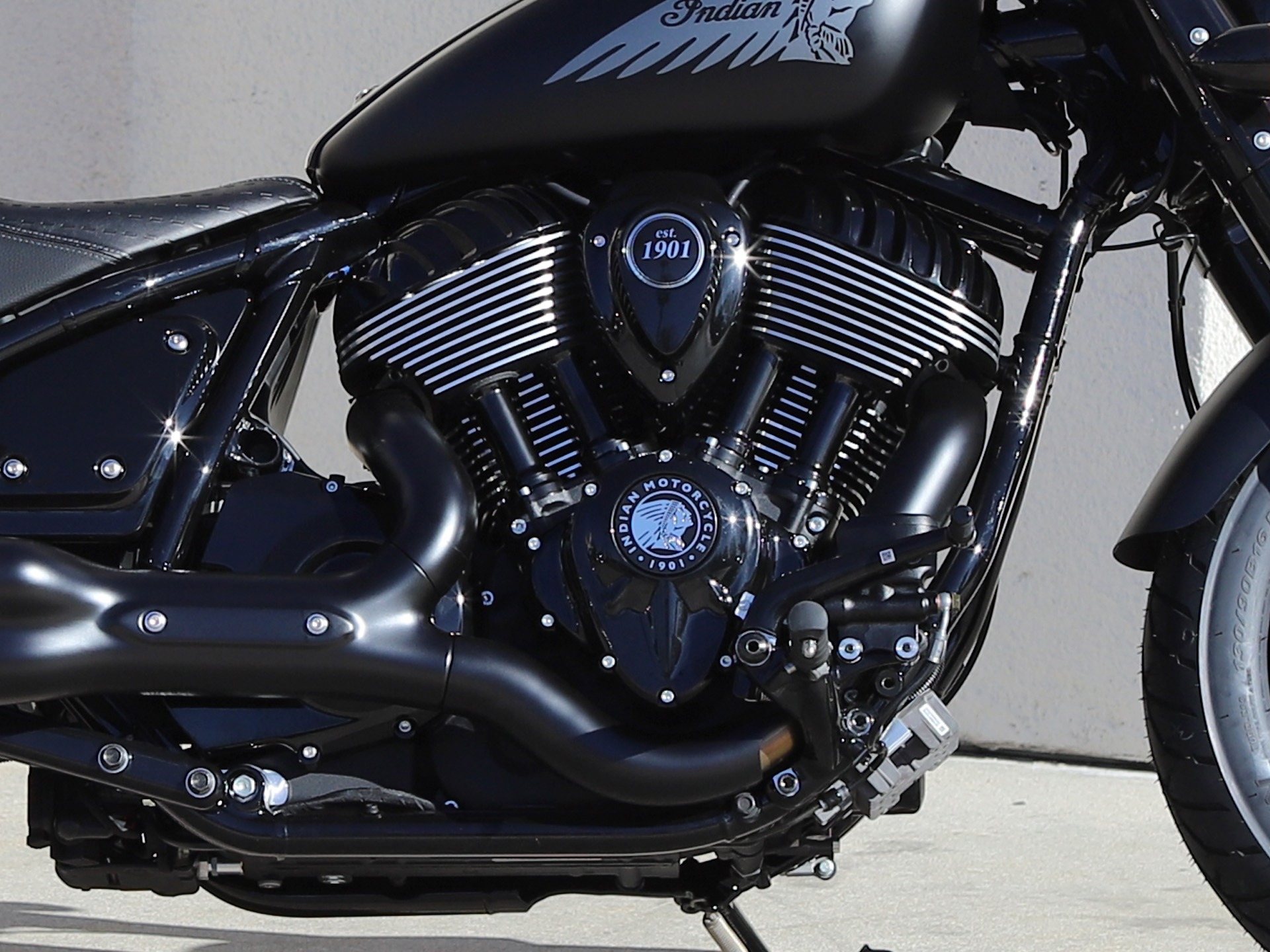2026  Chief Bobber Dark Horse® 10