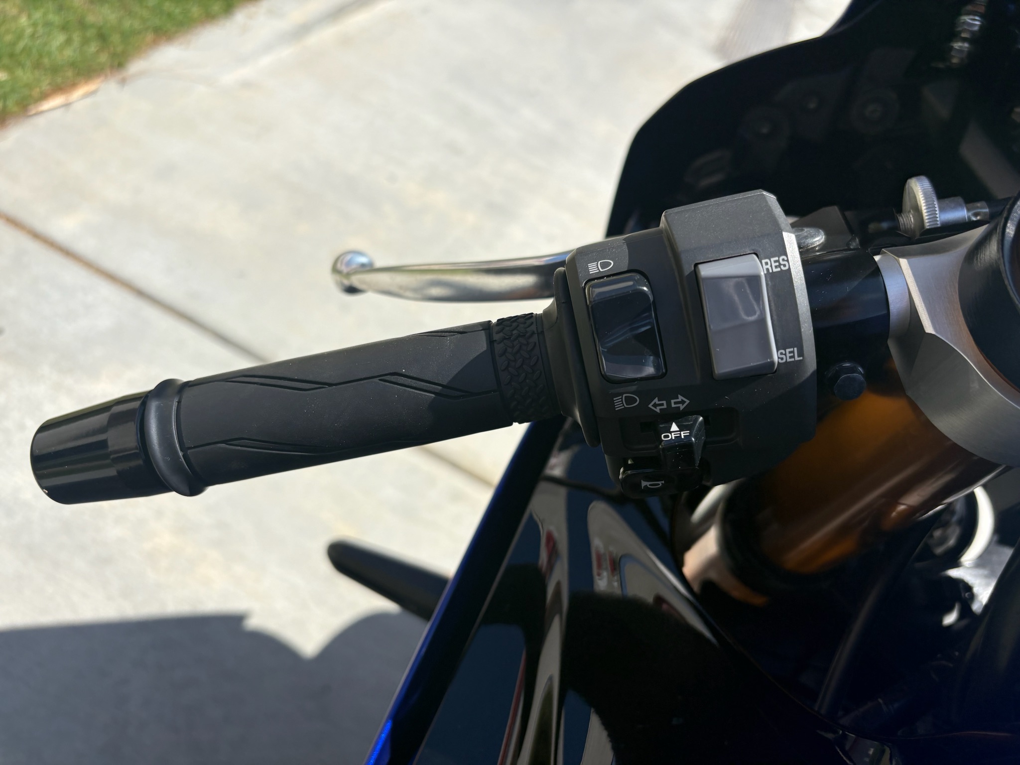 2025 Yamaha YZF-R7 9