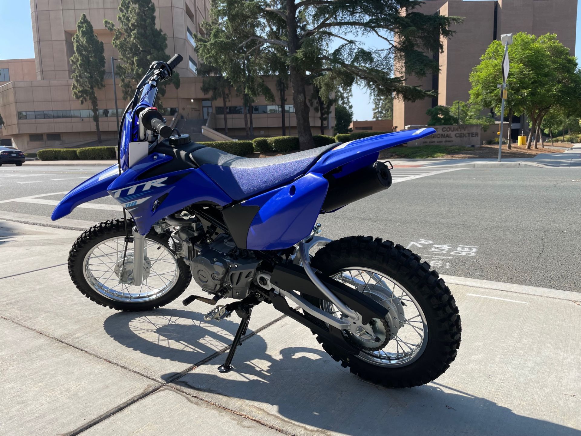 2025 Yamaha TT-R110E 6