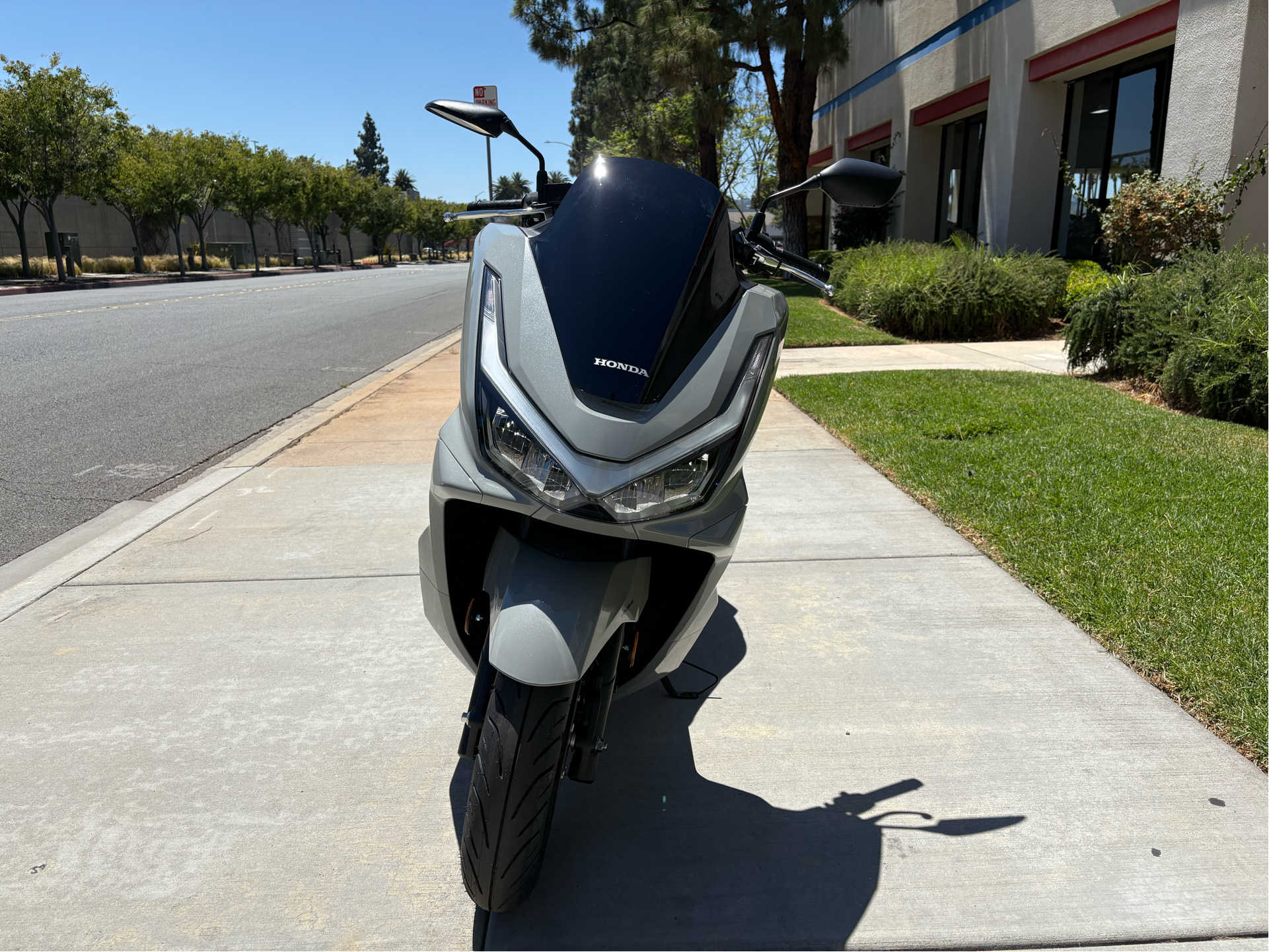 New 2025 Honda PCX | Scooters in EL Cajon CA | RLHKFA Pearl Gray