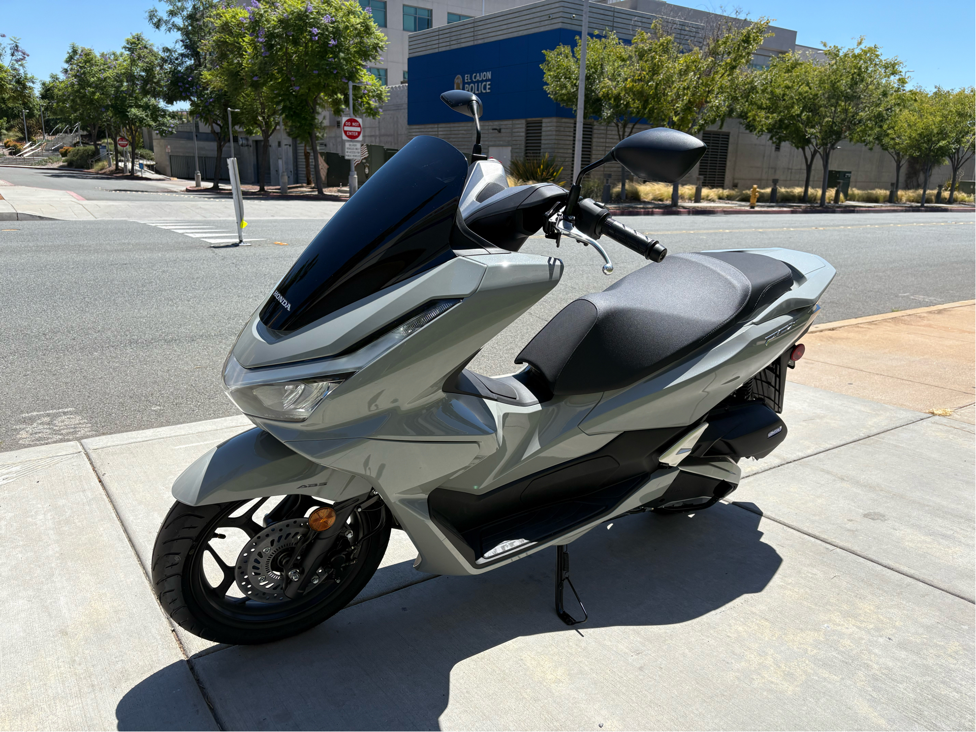 ホンダPCX New 2025 Honda PCX | Scooters in EL Cajon CA | RLHKFA Pearl Gray