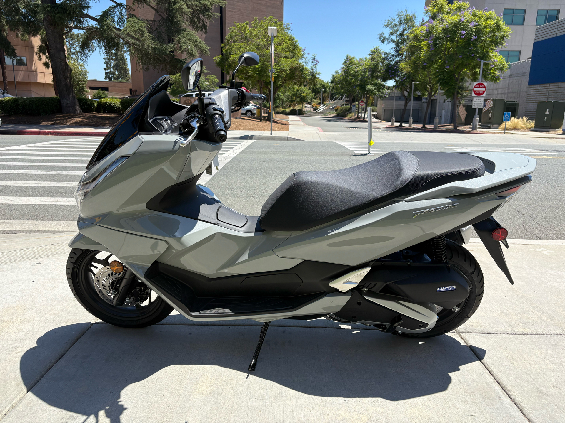 New 2025 Honda PCX | Scooters in EL Cajon CA | RLHKFA Pearl Gray
