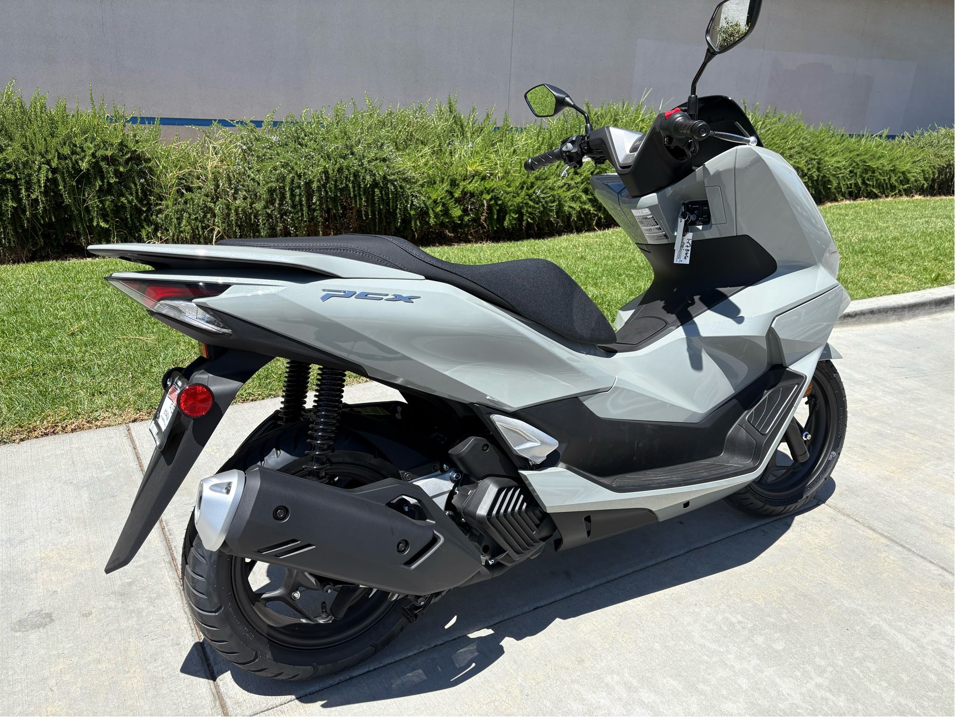 New 2025 Honda PCX Scooters in EL Cajon CA RLHKFA Pearl Gray