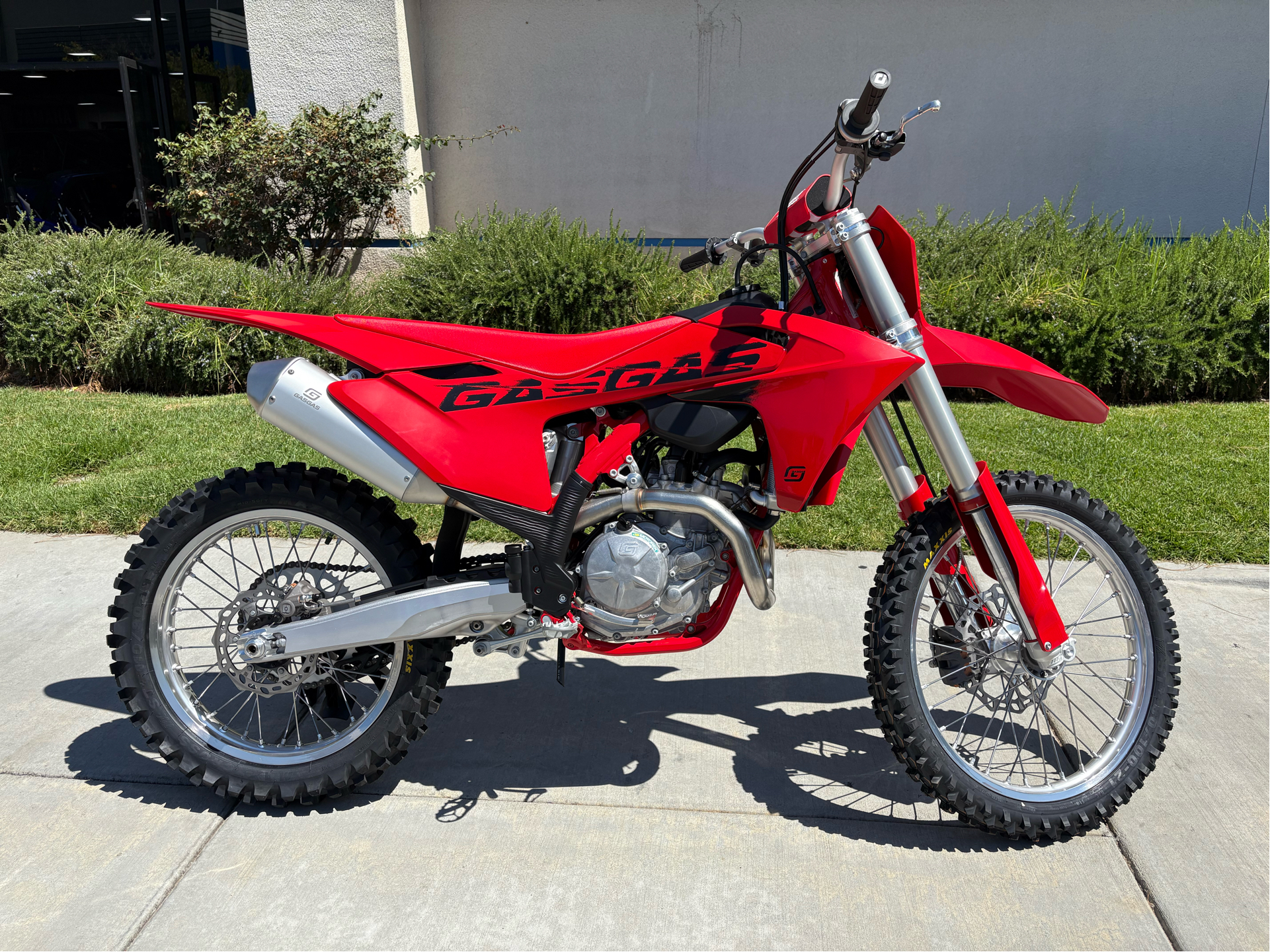 アルファクリムゾンカズ New 2025 GASGAS MC 450F | Motorcycles in EL Cajon CA | 394652 Red