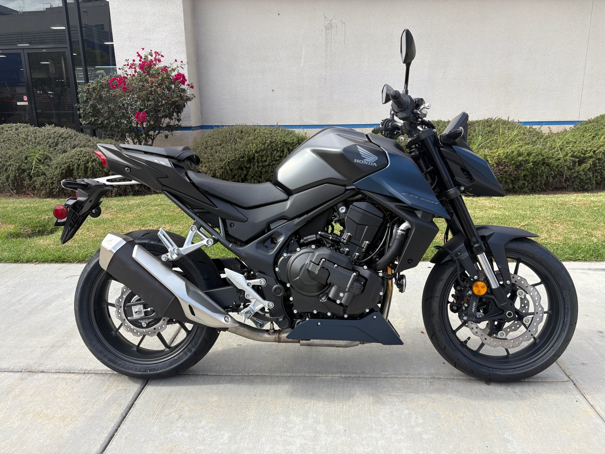 2026 Honda CB750 Hornet E-Clutch 1