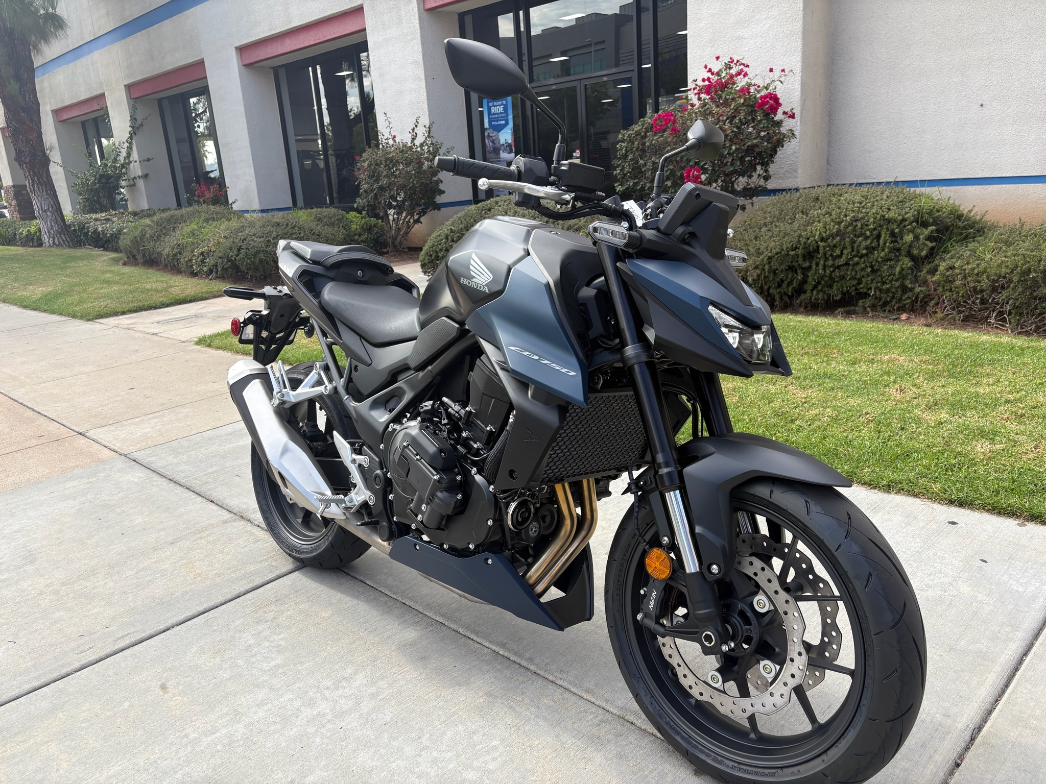 2026 Honda CB750 Hornet E-Clutch 2