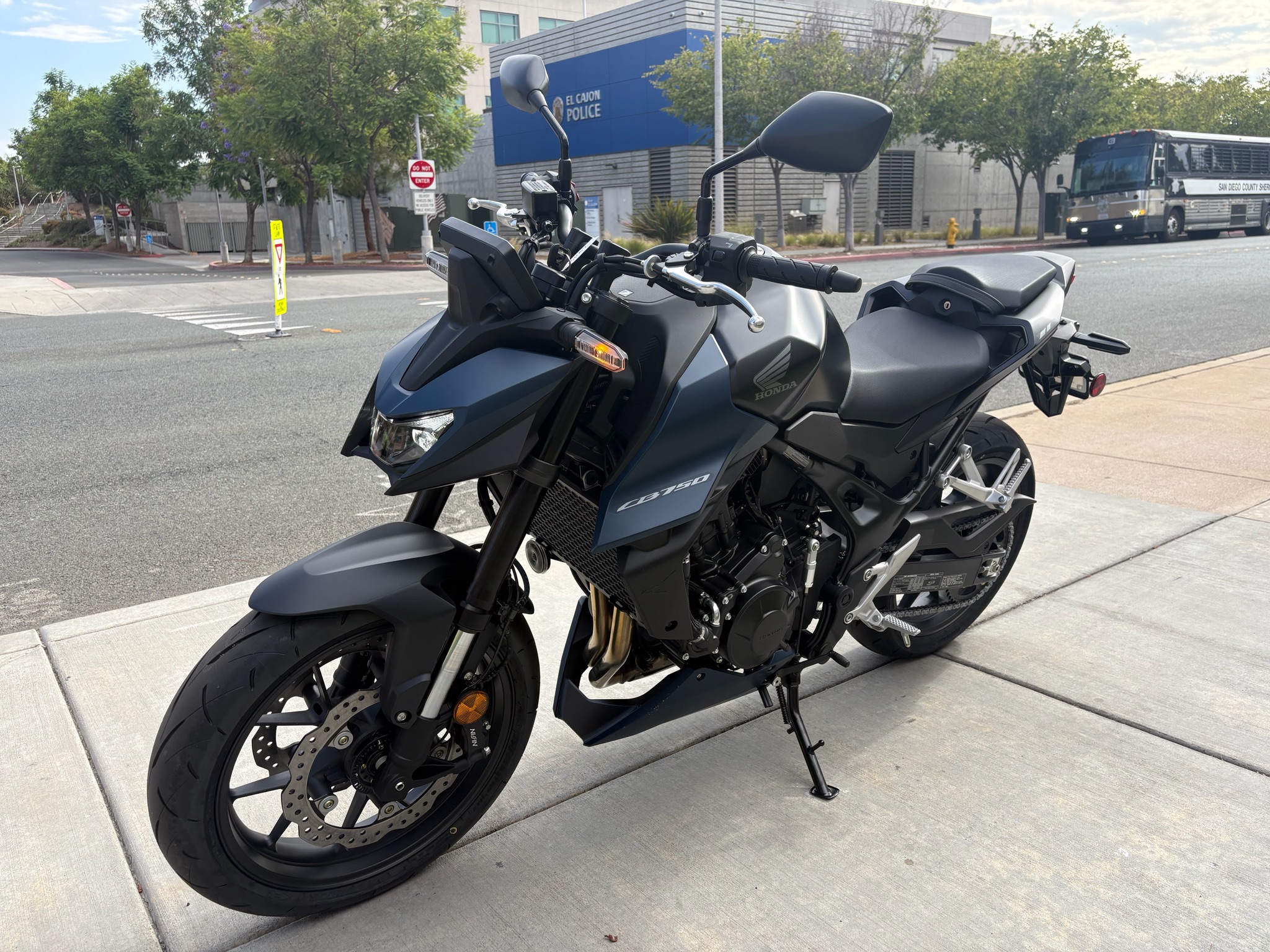 2026 Honda CB750 Hornet E-Clutch 4