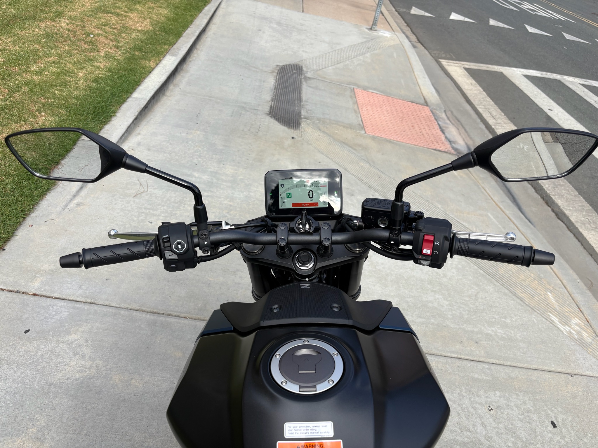2026 Honda CB750 Hornet E-Clutch 8