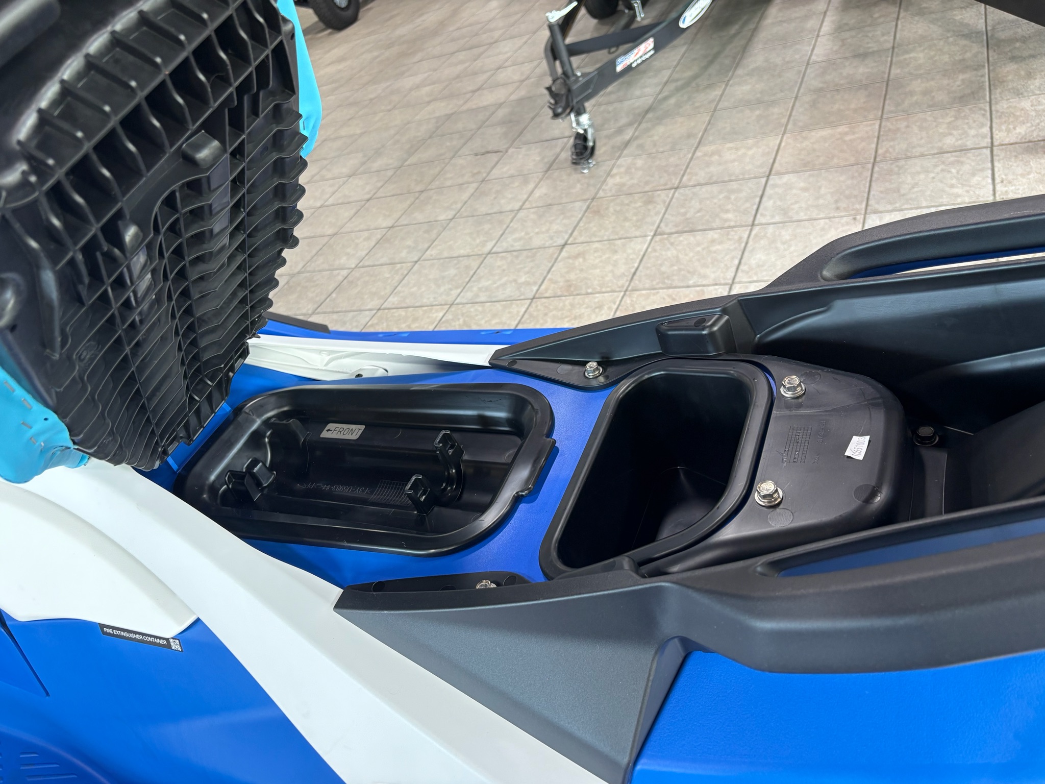 2026 Yamaha JetBlaster DLX 3-Up 7