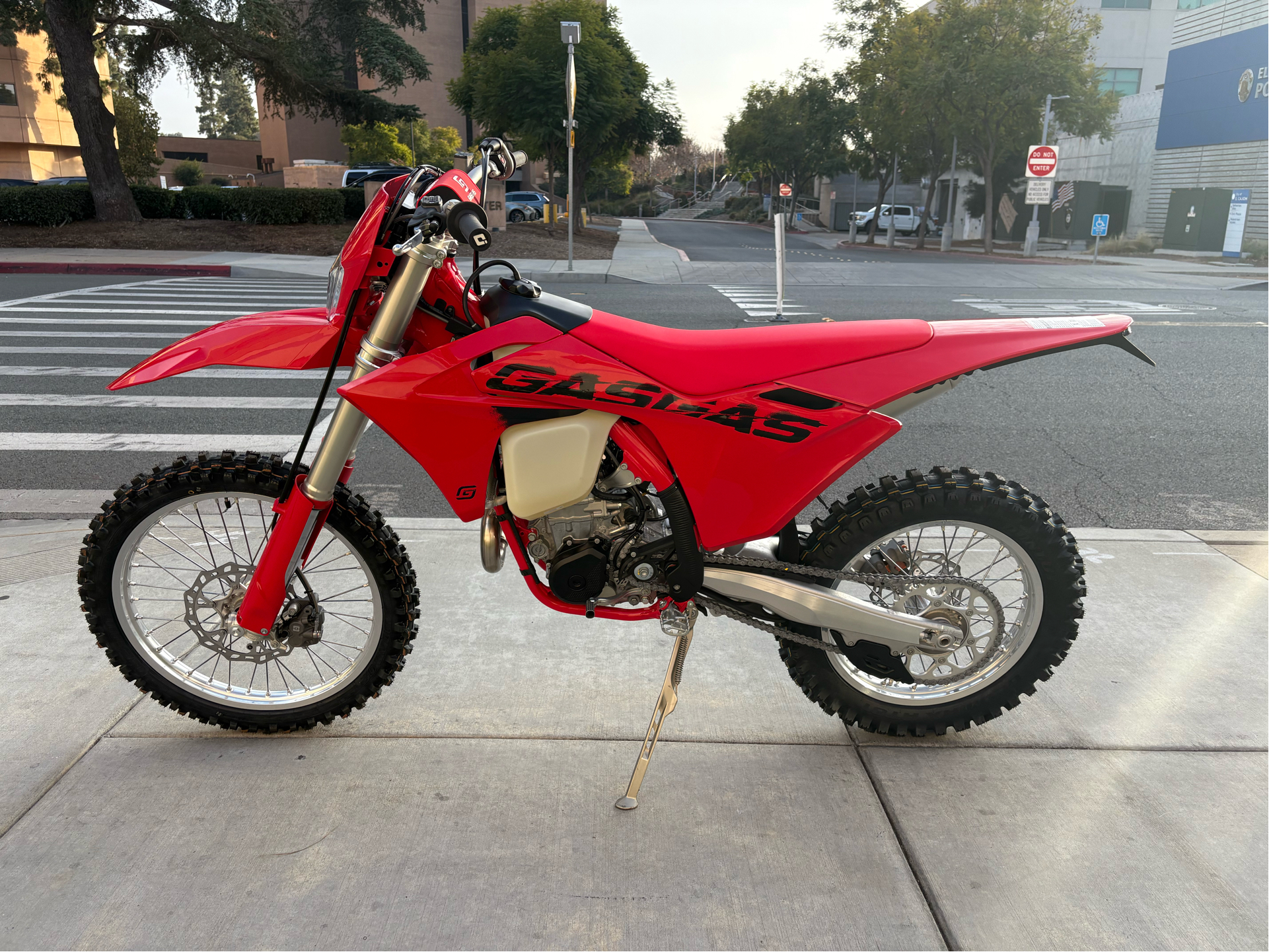 New 2025 GASGAS EC 450F | Motorcycles in EL Cajon CA | 386450 Red