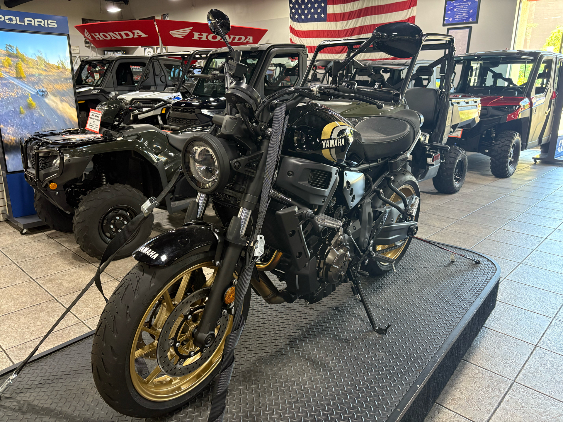 New 2025 Yamaha XSR700 | Motorcycles in EL Cajon CA | 001203 Raven