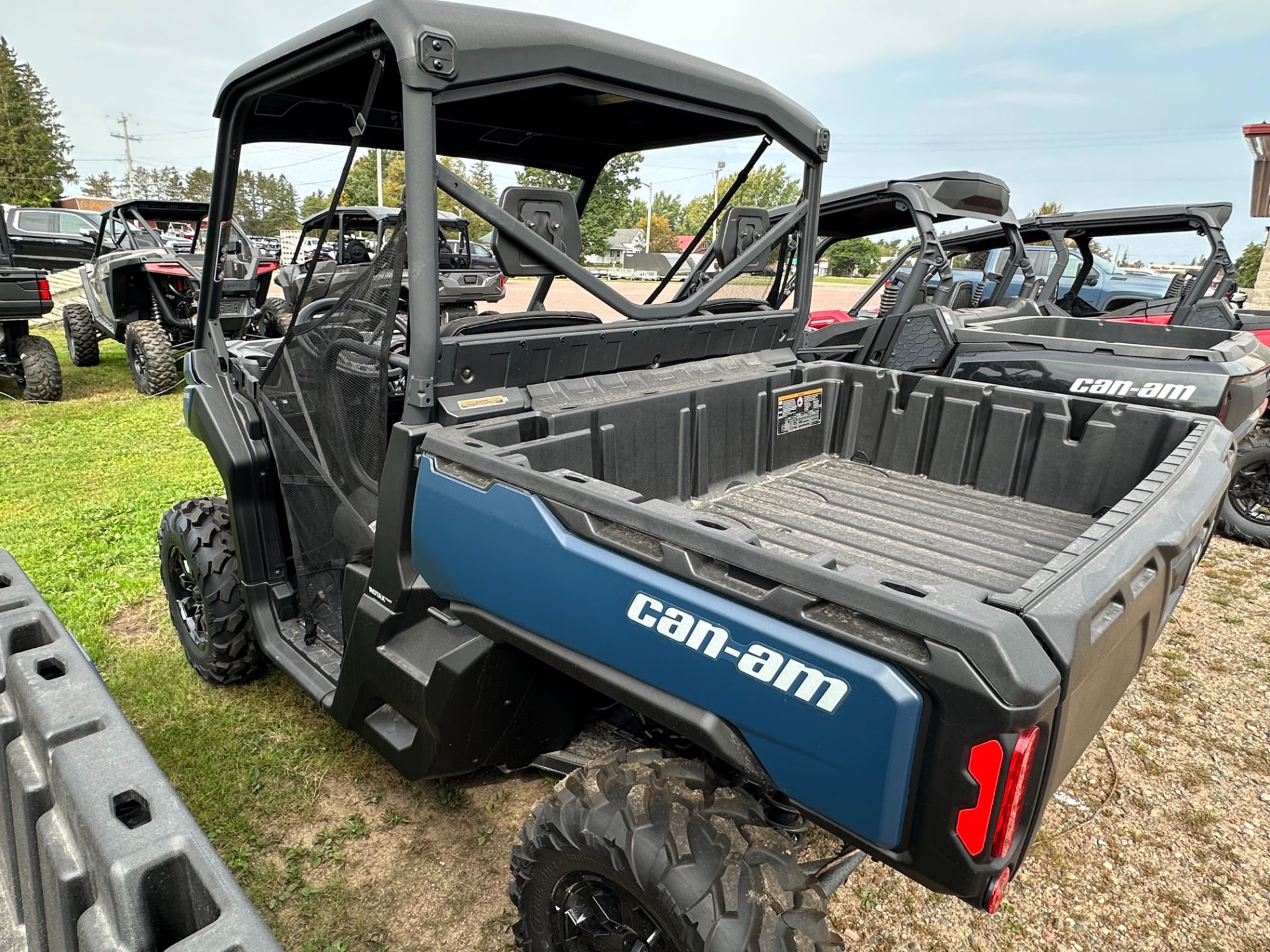 2025 Can-Am™ Defender XT HD10 4