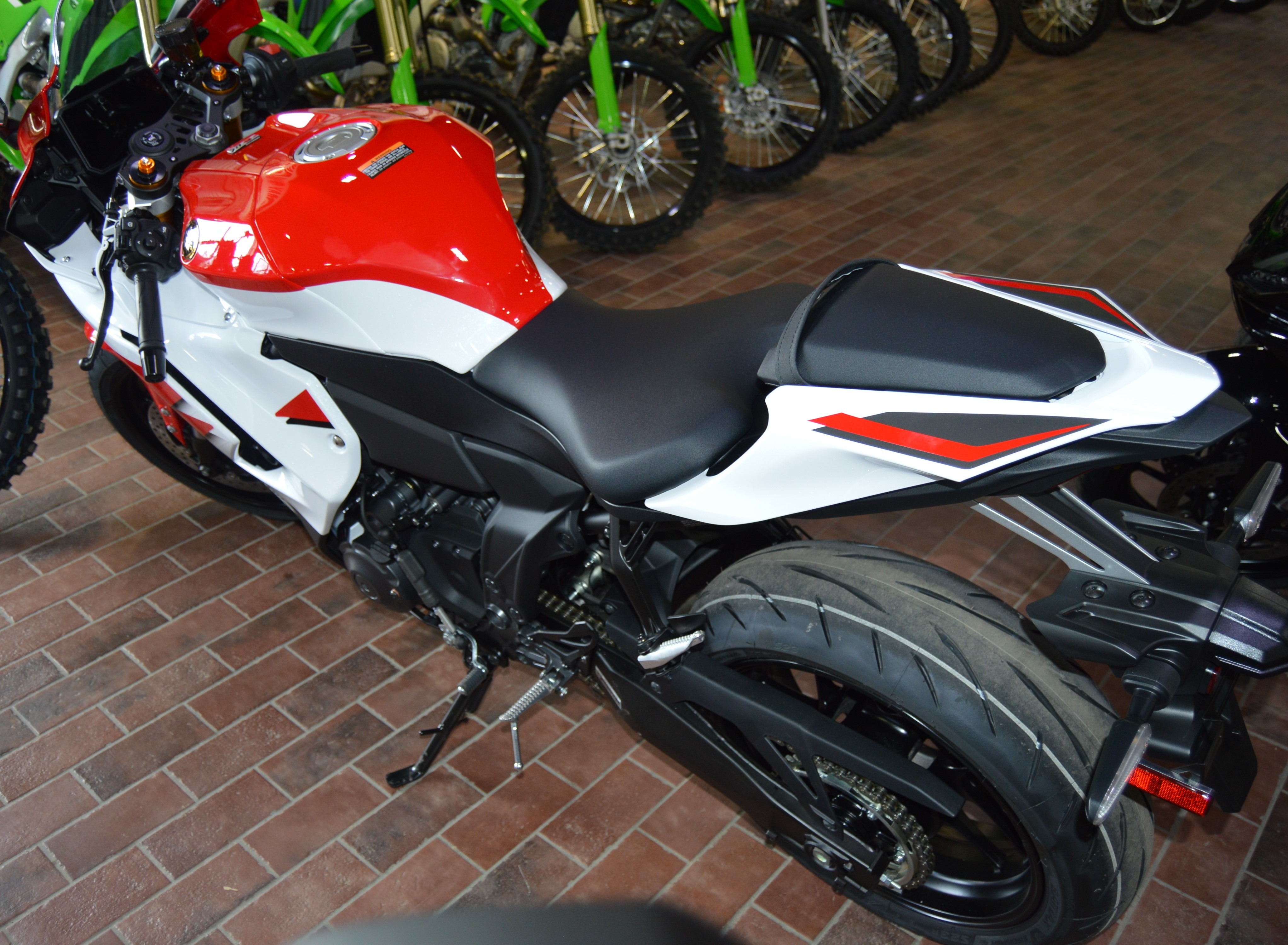 2026 Yamaha YZF-R7 4
