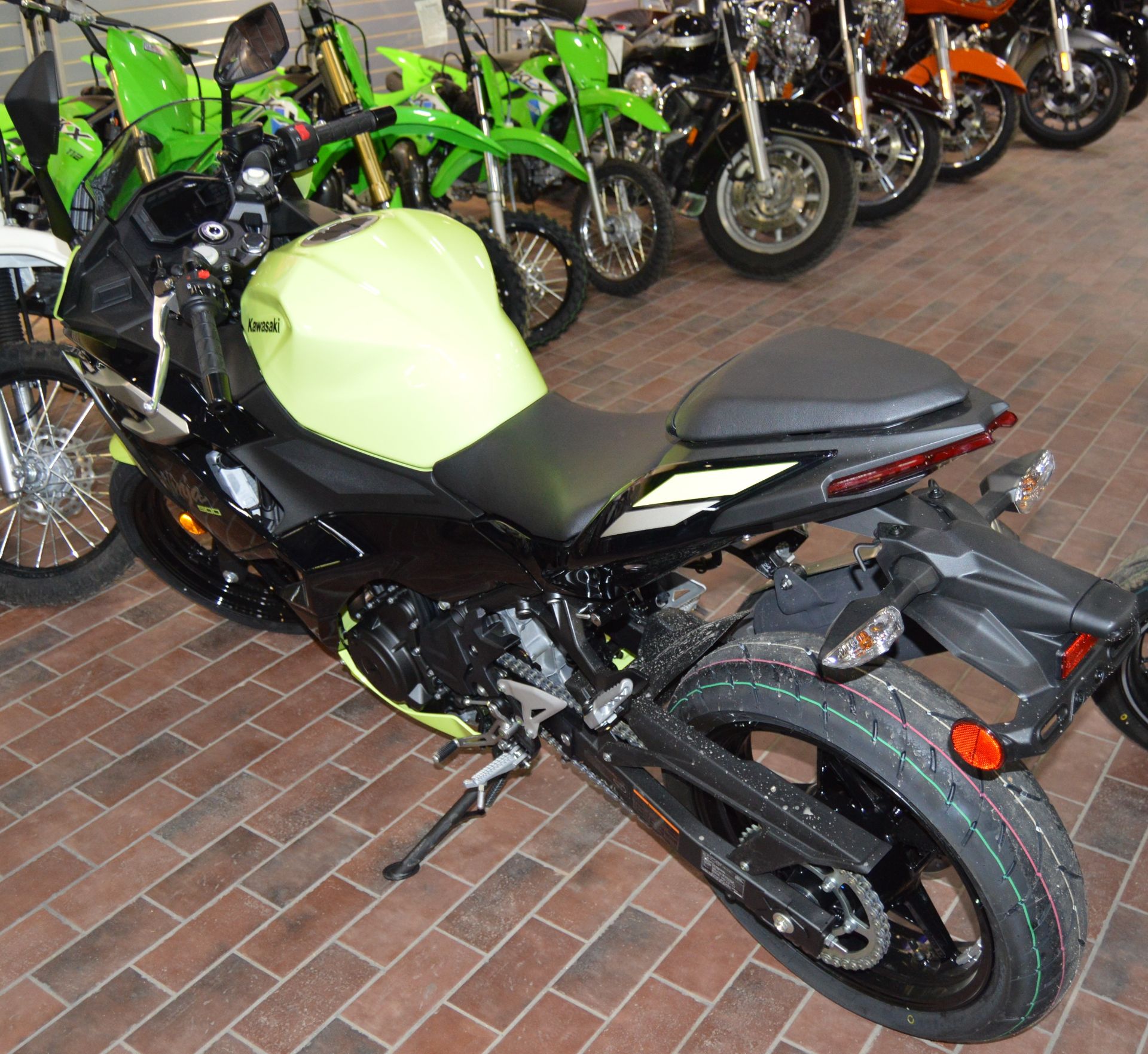 2026 Kawasaki Ninja® 500 ABS 4