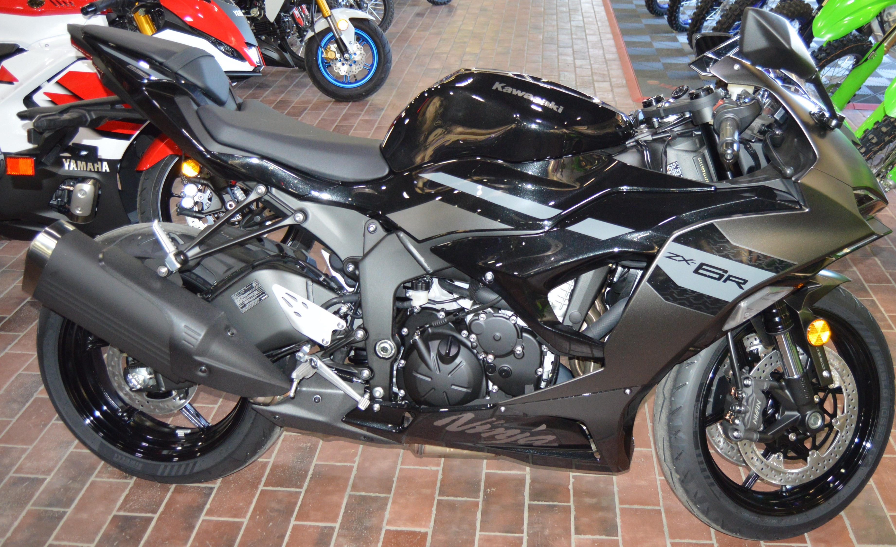 2026 Kawasaki Ninja® ZX-6R ABS 3