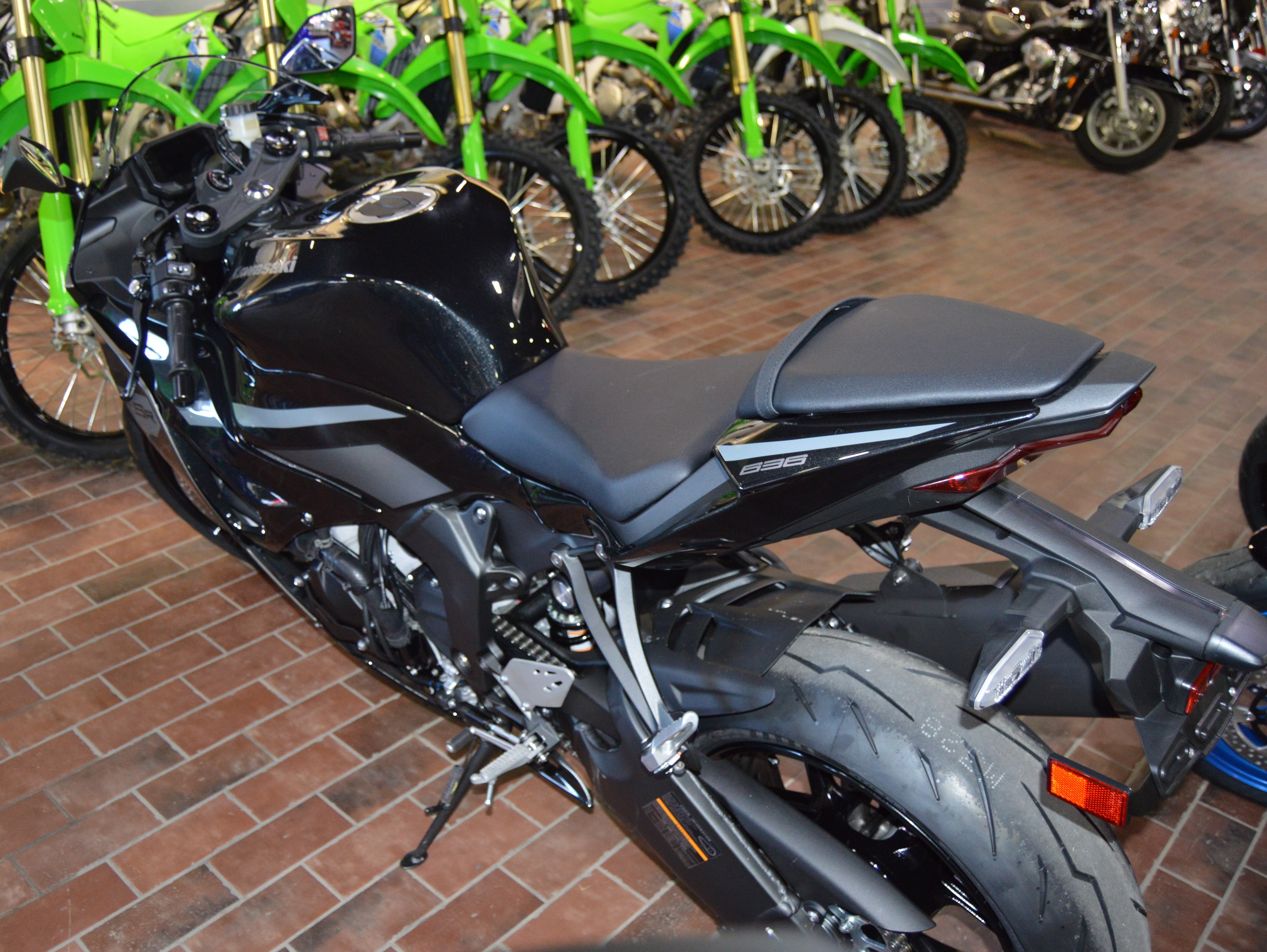 2026 Kawasaki Ninja® ZX-6R ABS 4