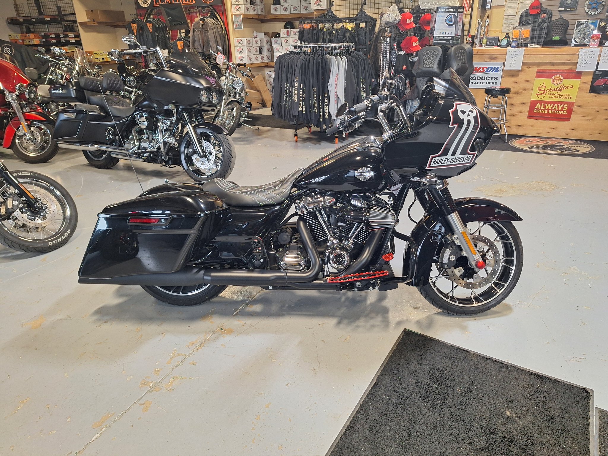 2021 Harley-Davidson Road Glide® Special 1