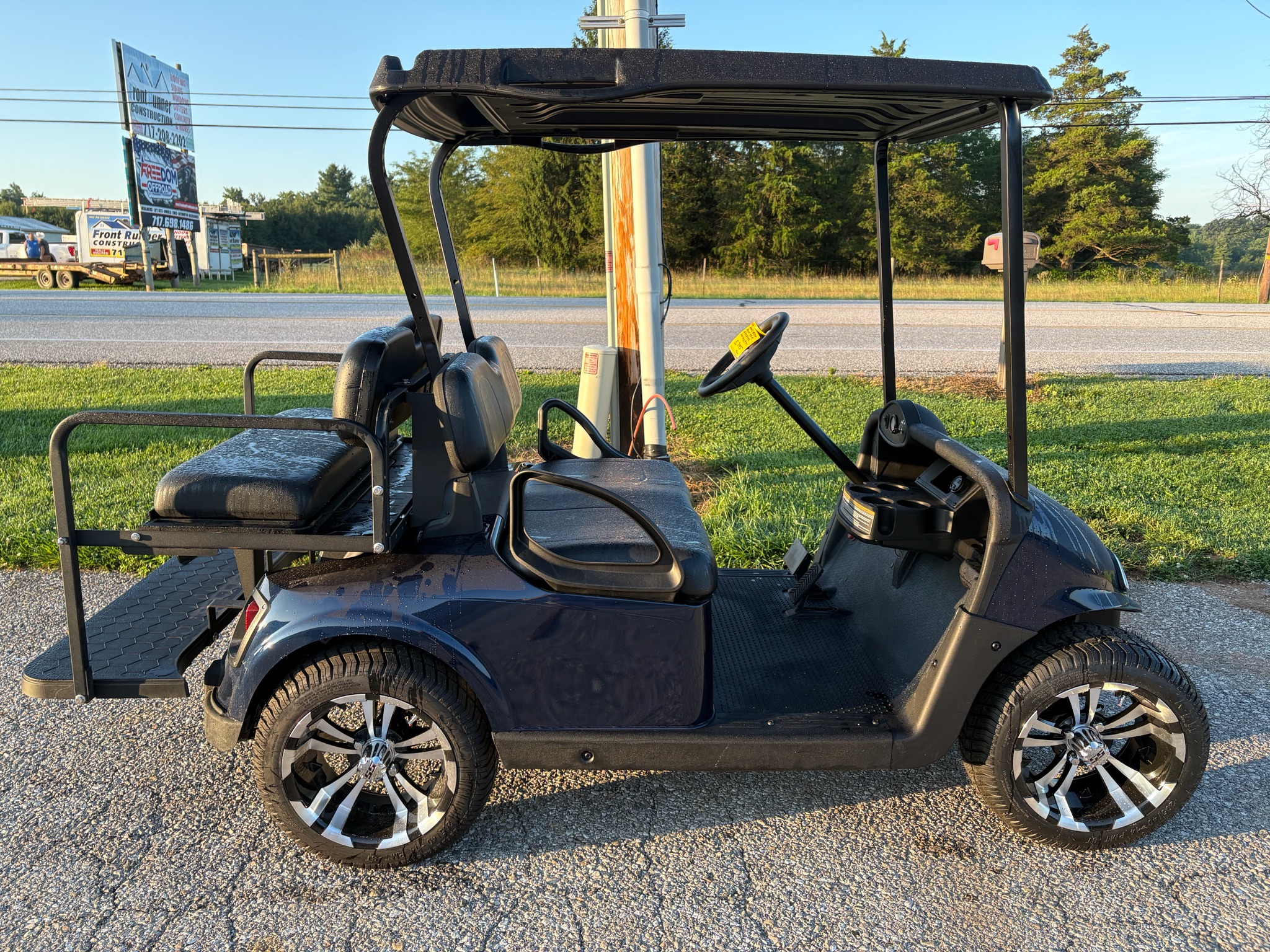 2017 EZGO RXV photo 2