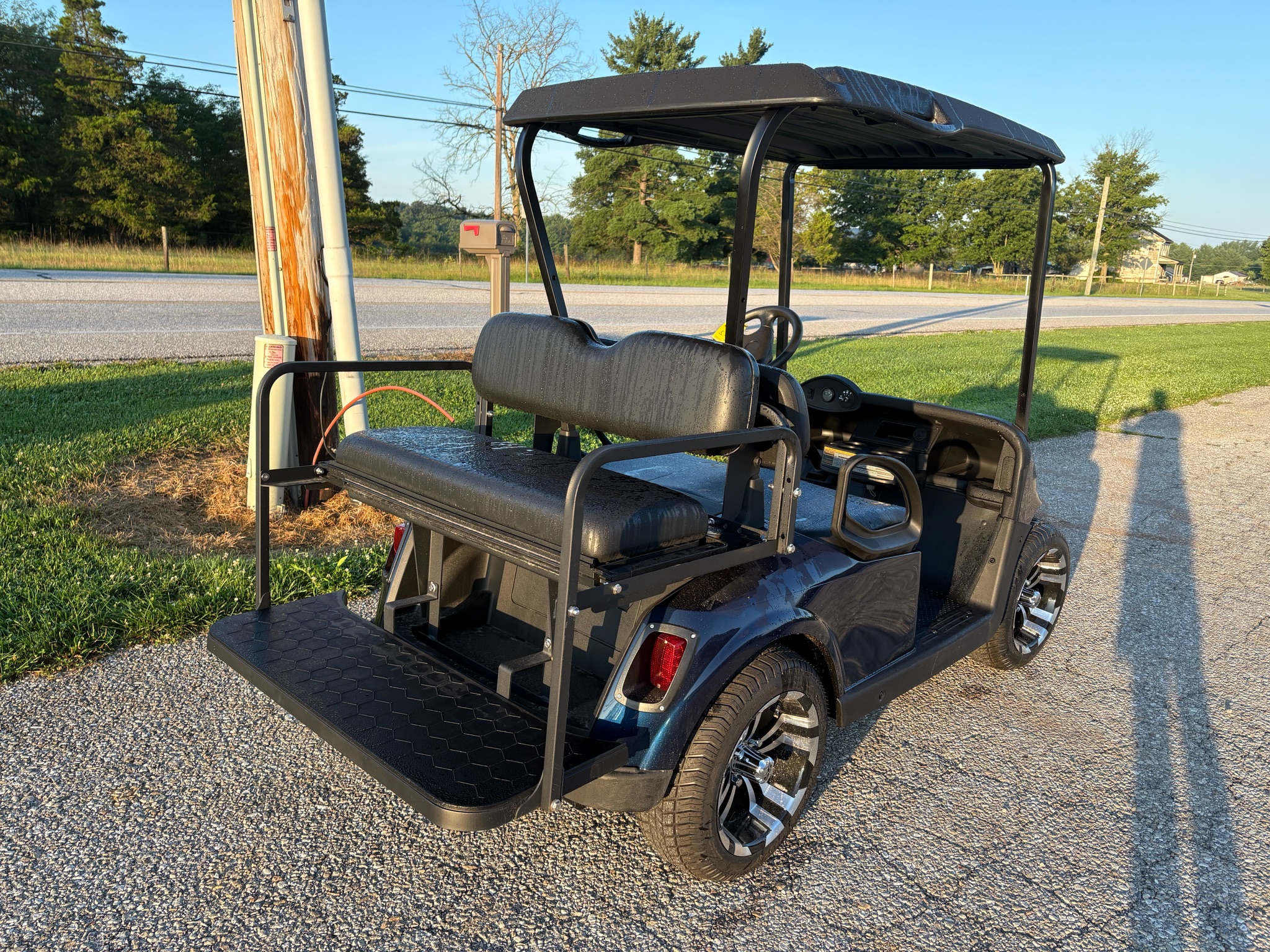 2017 EZGO RXV photo 3