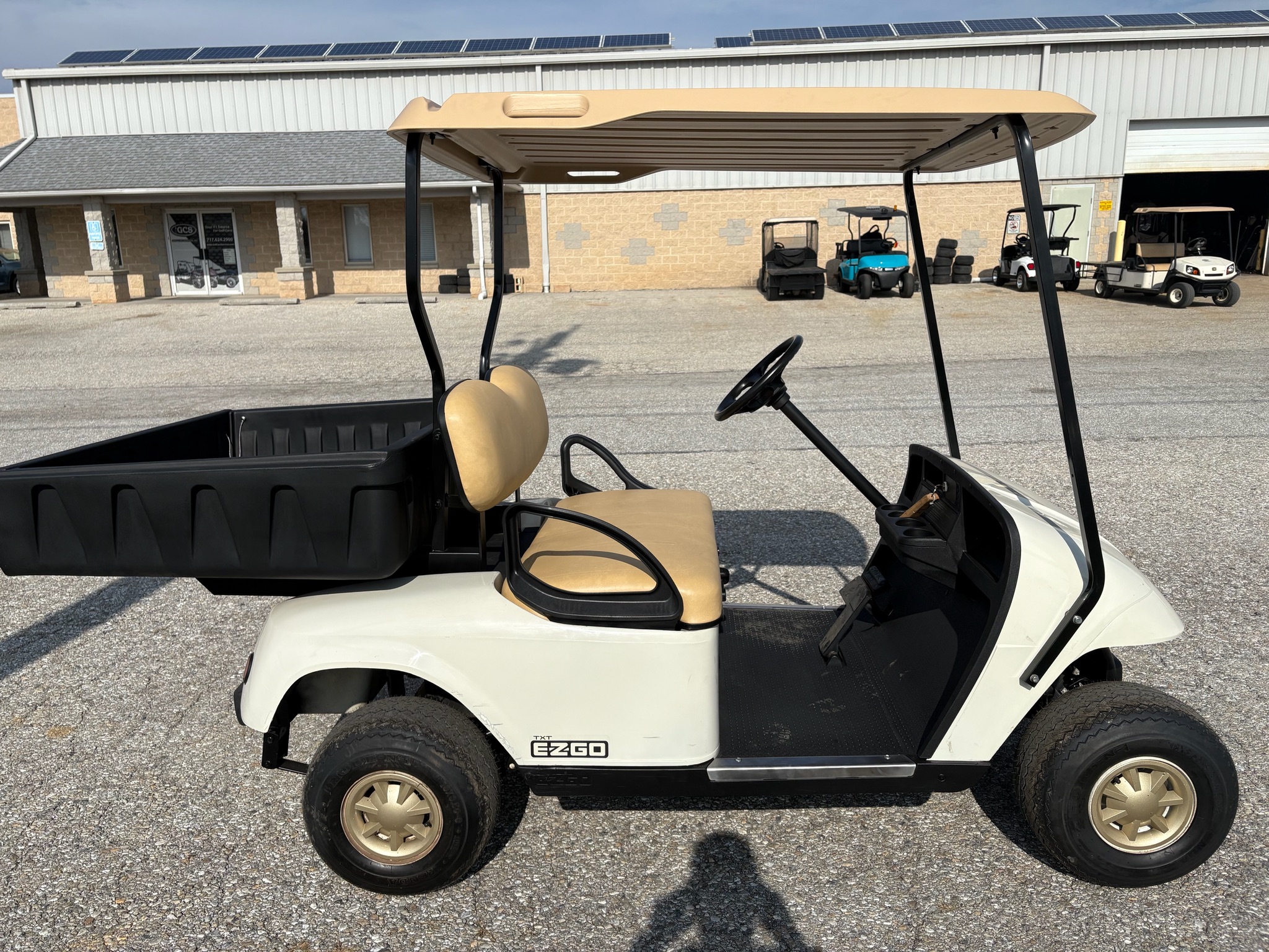2011 EZGO TXT photo 2