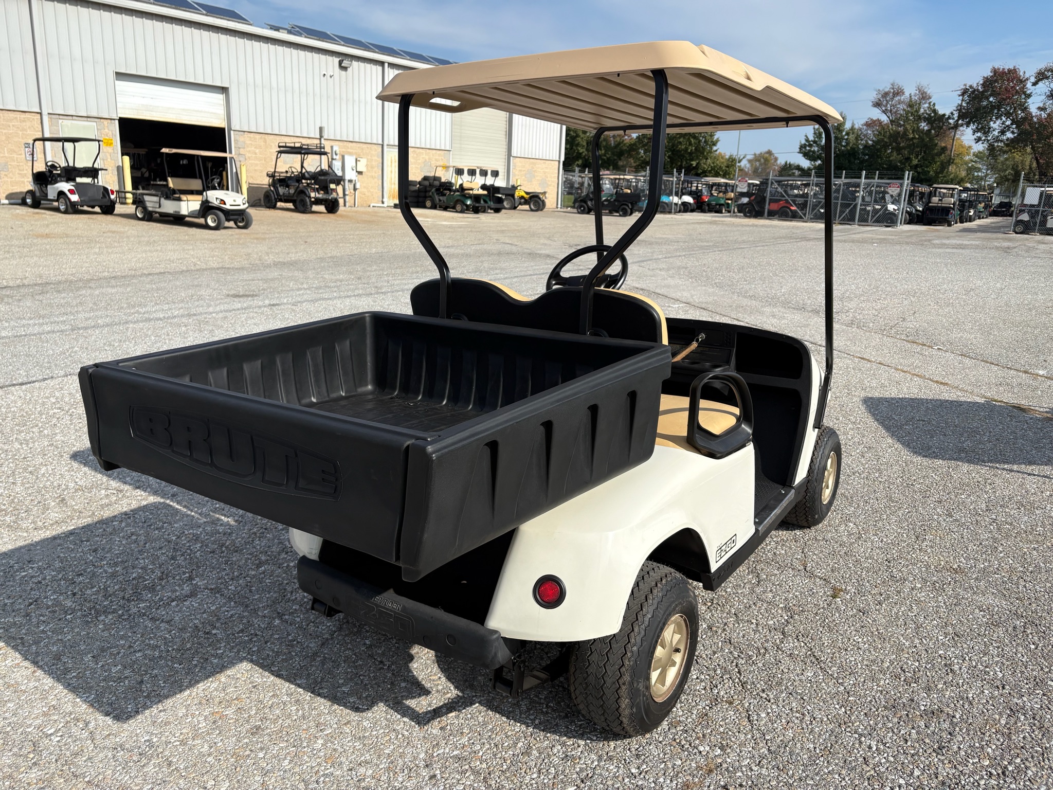 2011 EZGO TXT photo 3