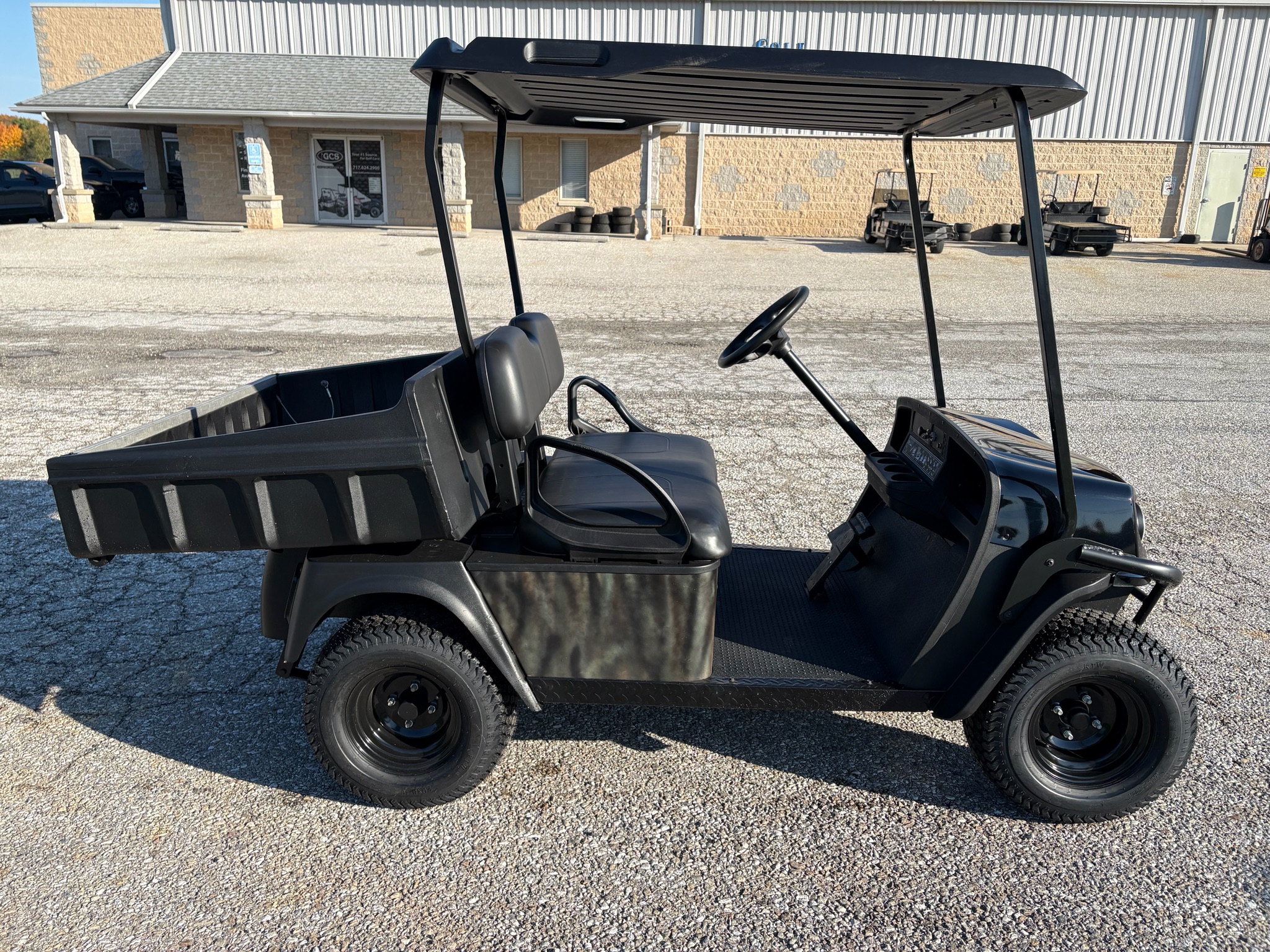 2010 EZGO MPT photo 2