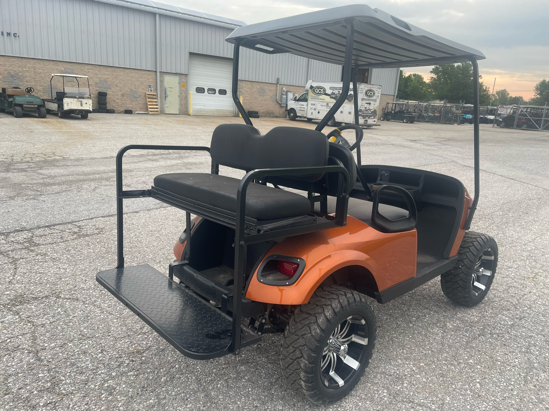 2017 EZGO TXT photo 3