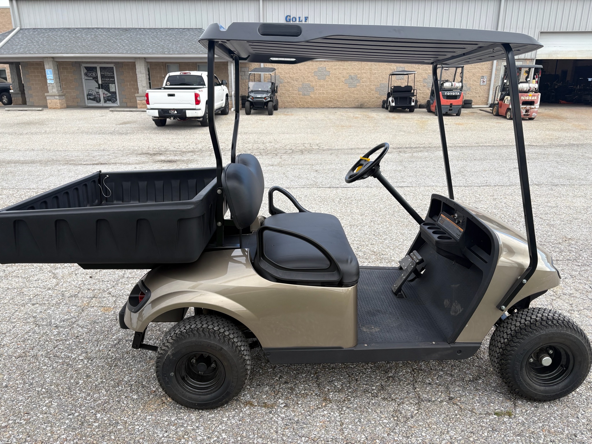 2011 EZGO TXT photo 2
