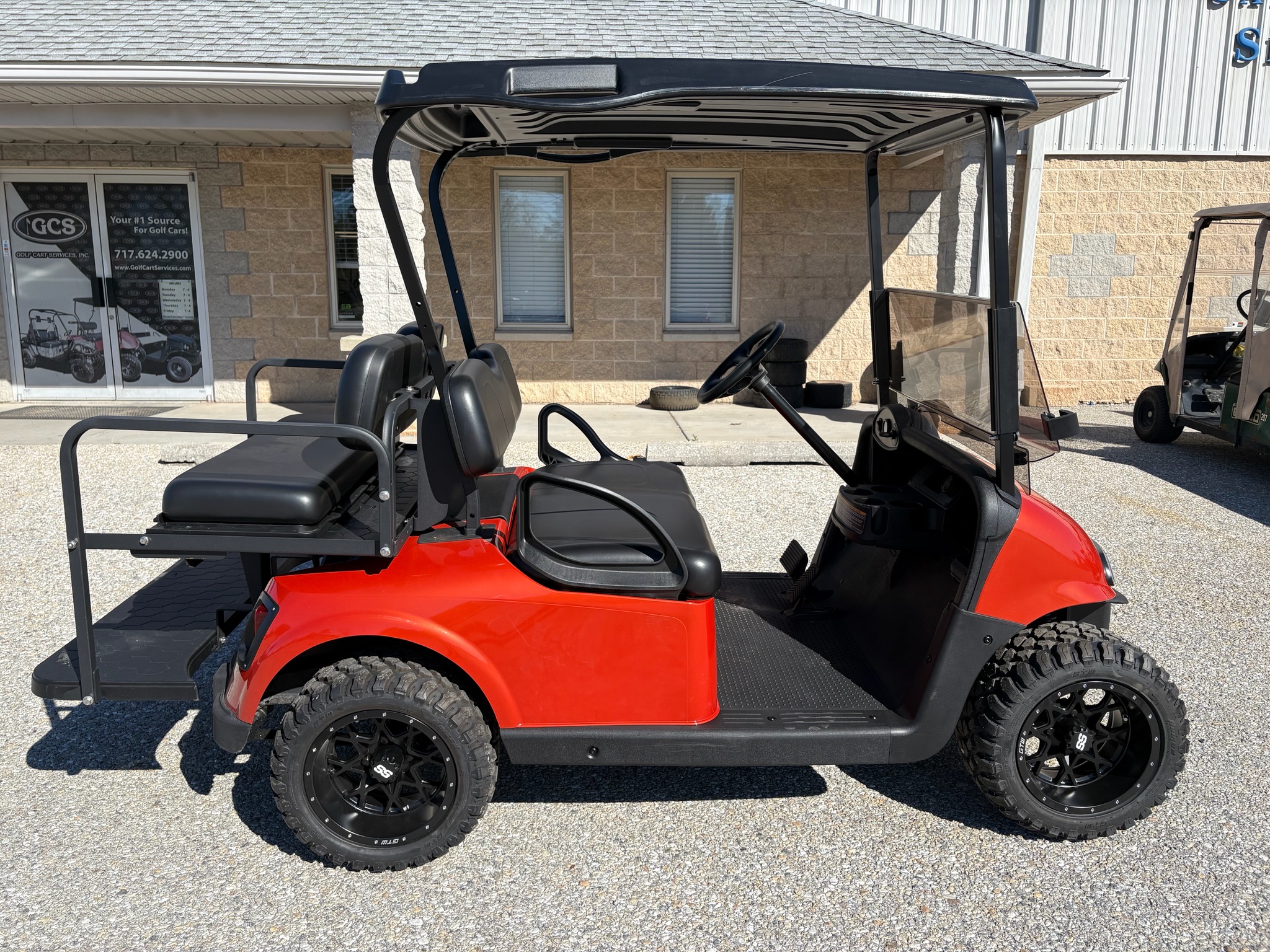 2018 EZGO RXV photo 2