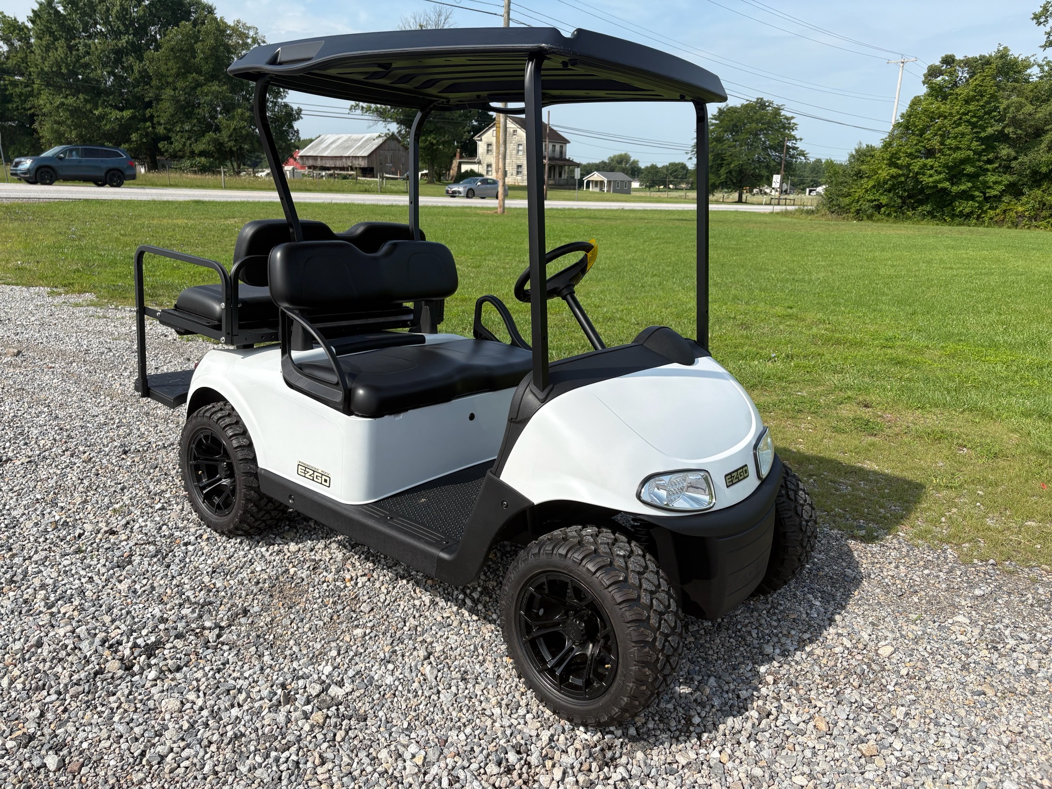 2018 EZGO RXV photo 2