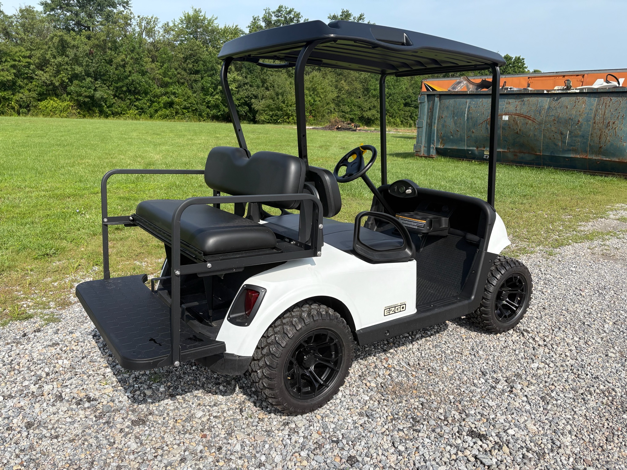 2018 EZGO RXV