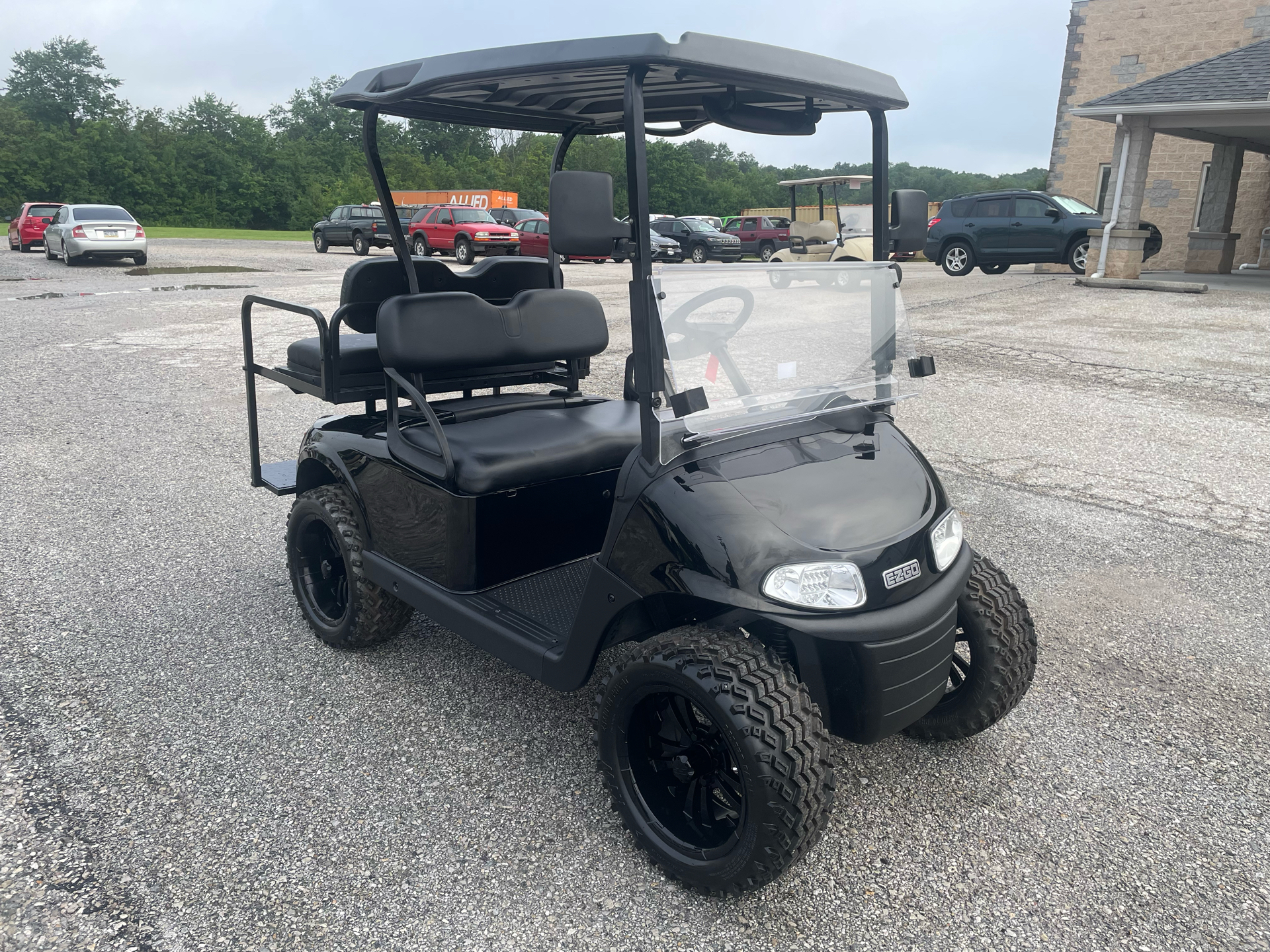 2017 EZGO RXV photo 2