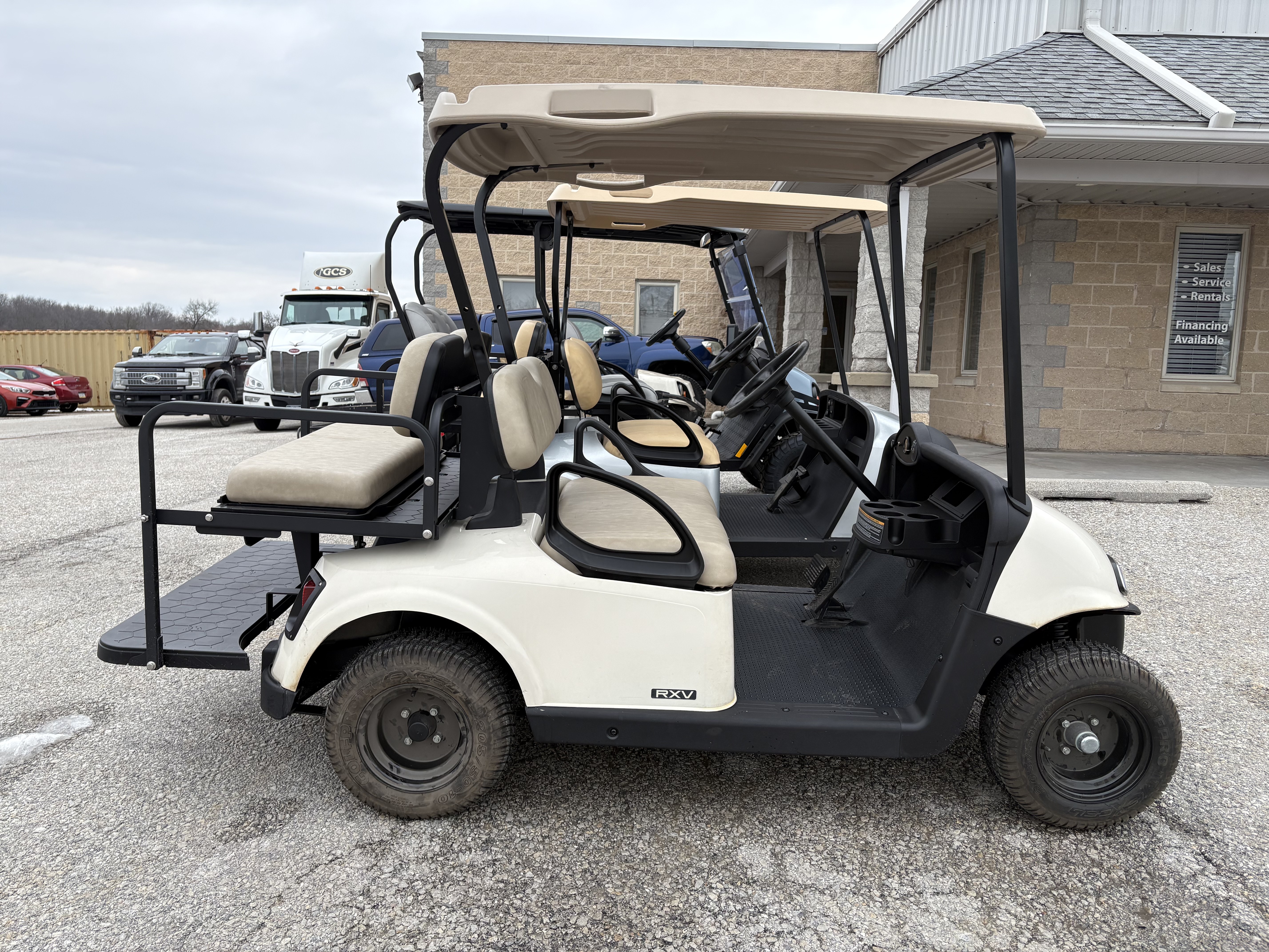 2019 EZGO RXV