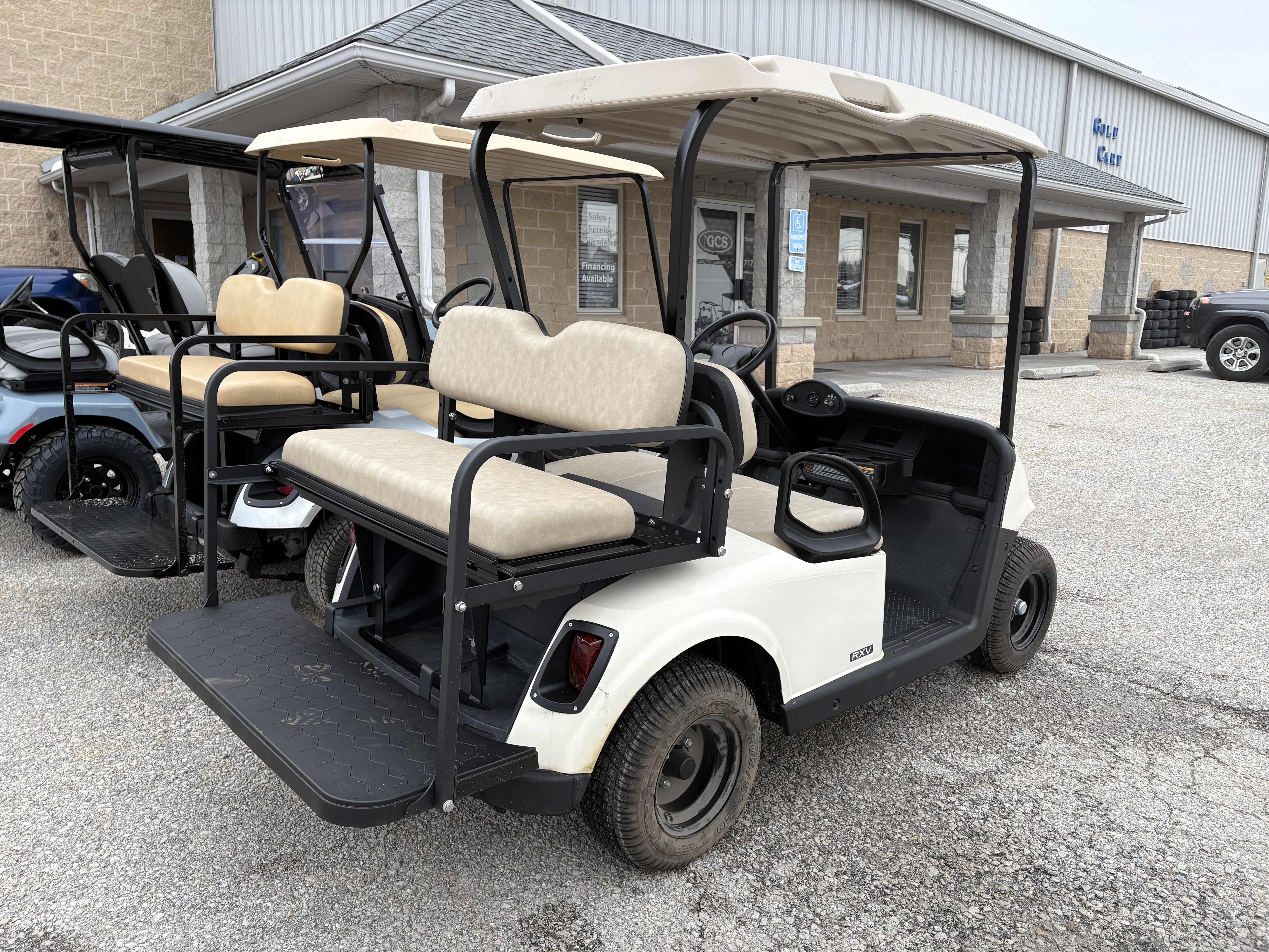 2019 EZGO RXV photo 3
