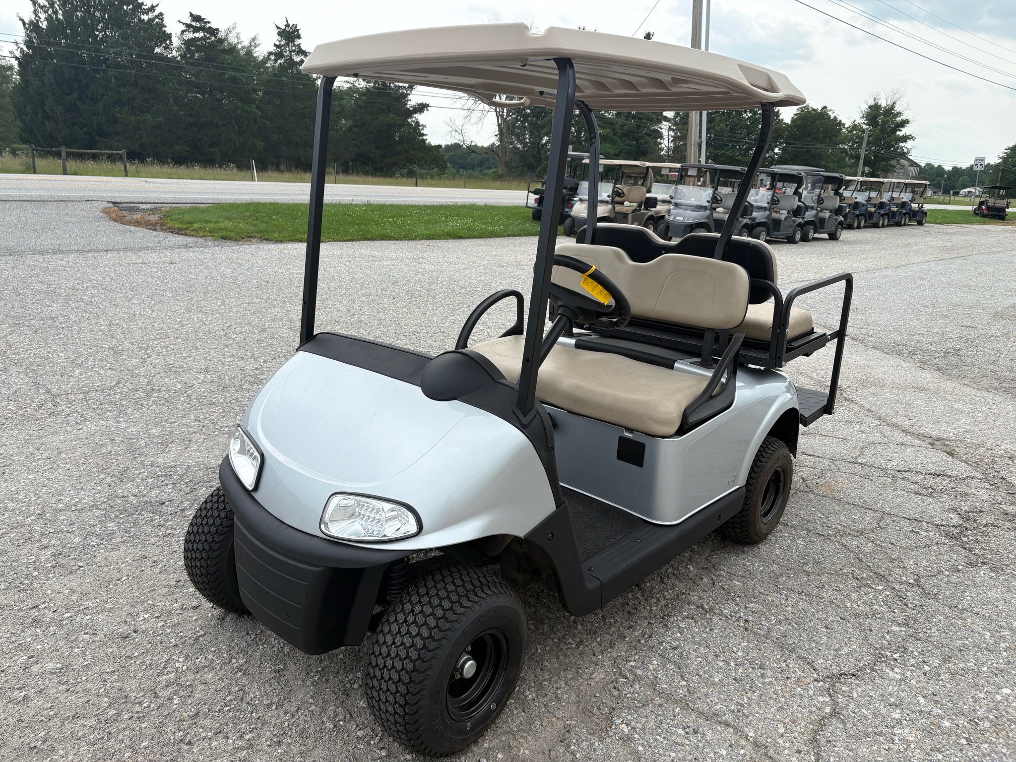 2020 EZGO RXV photo 2