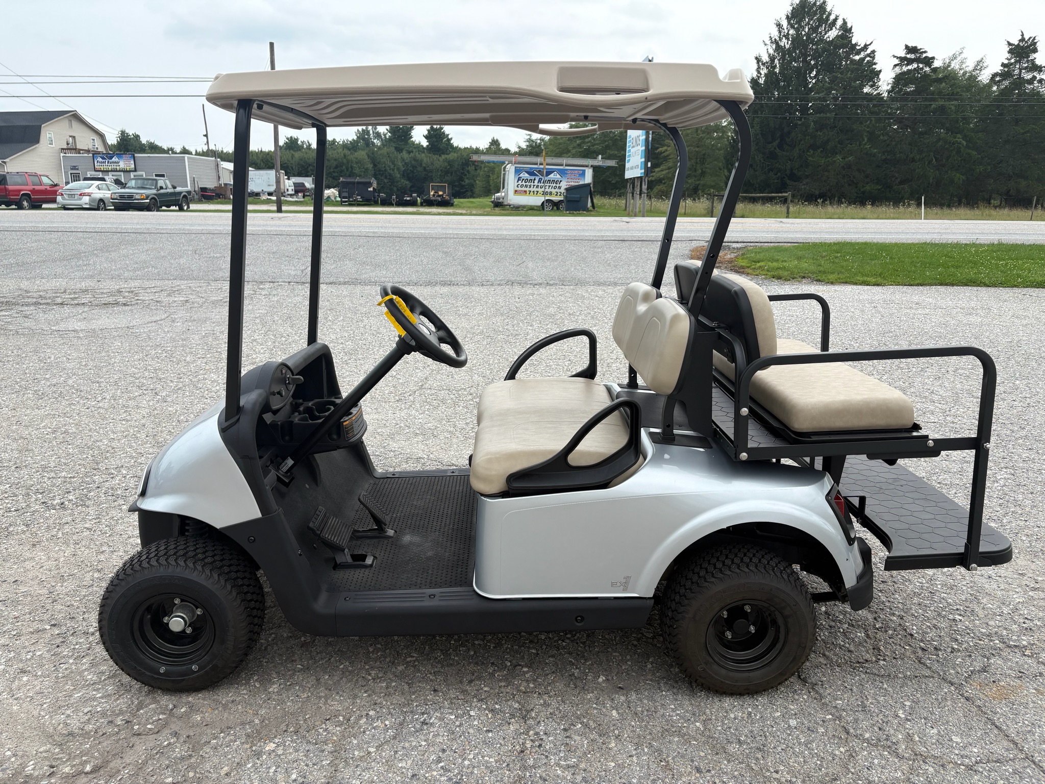 2020 EZGO RXV