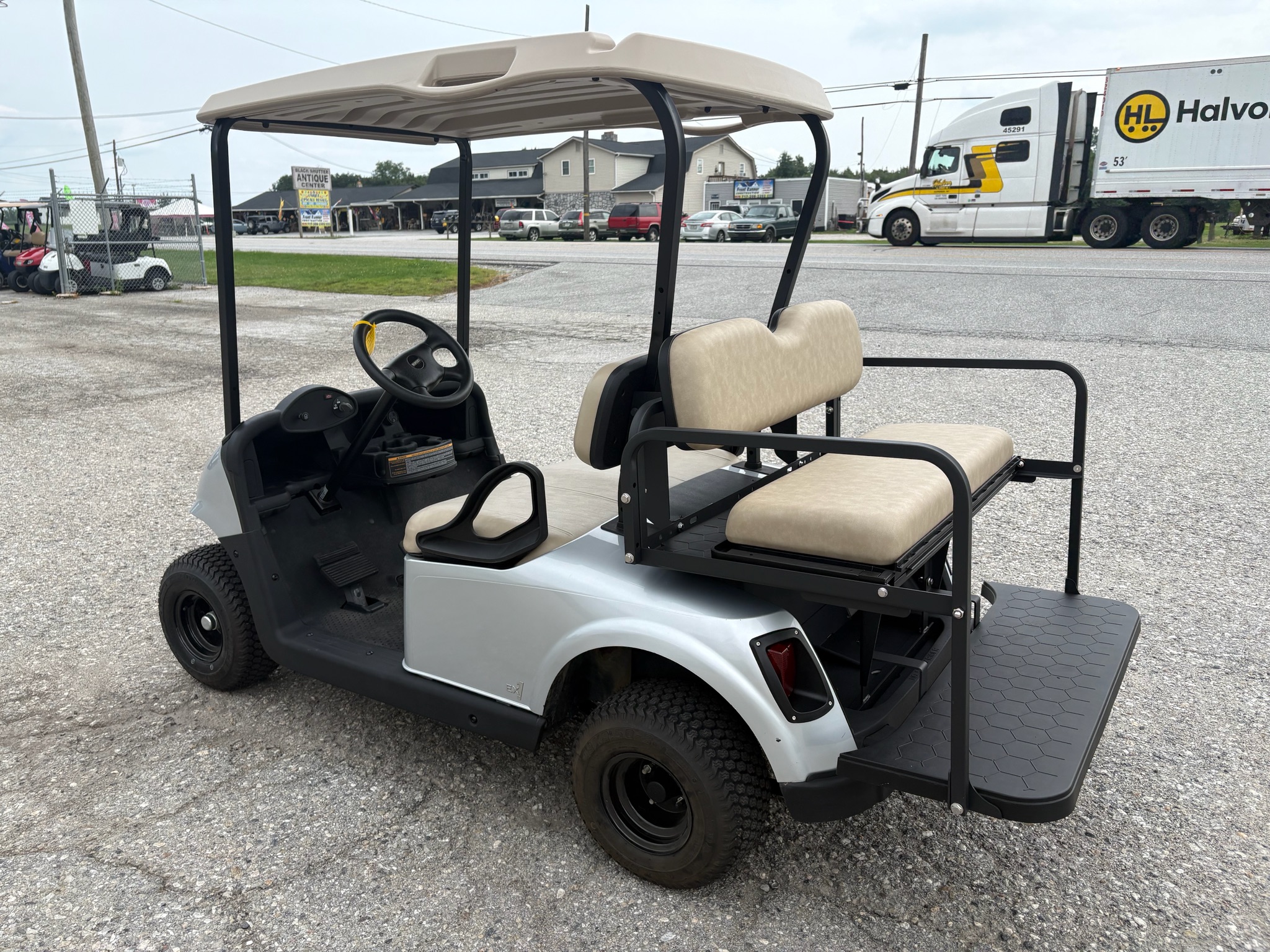 2020 EZGO RXV photo 3
