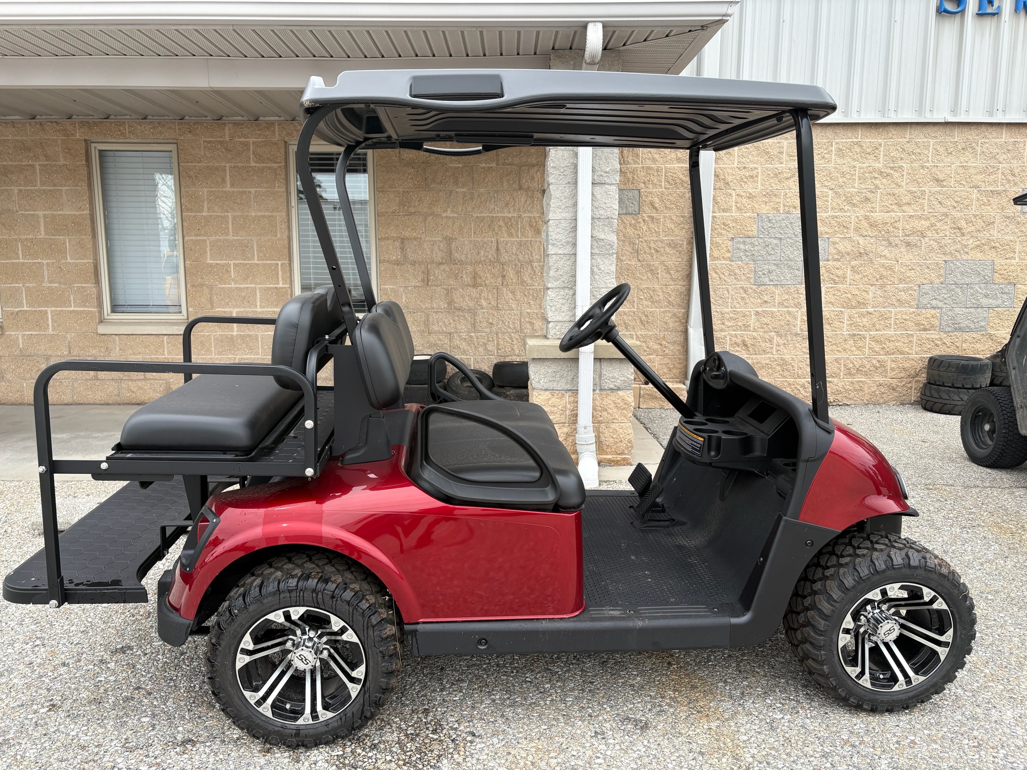 2017 EZGO RXV