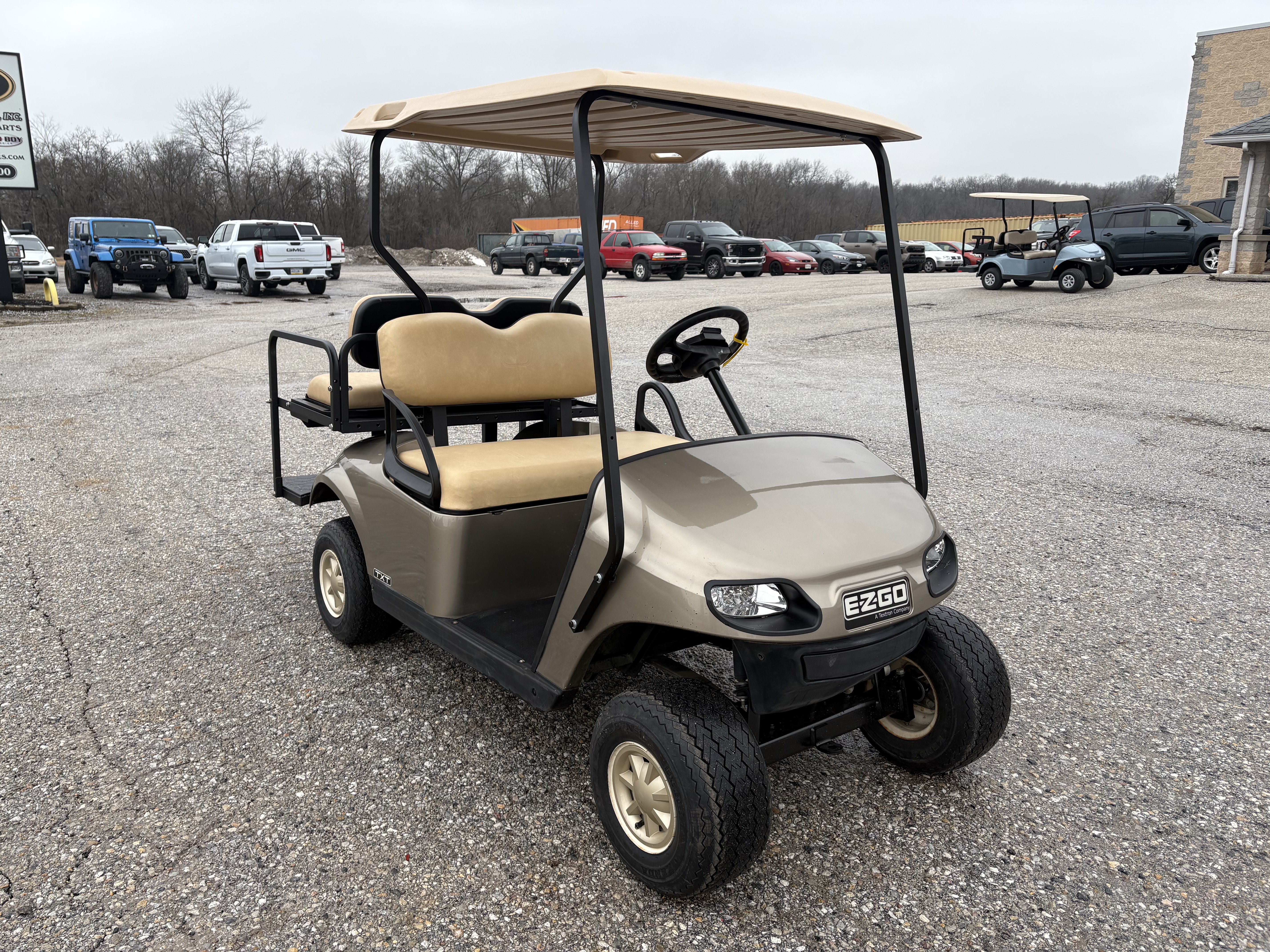 2019 EZGO TXT photo 3
